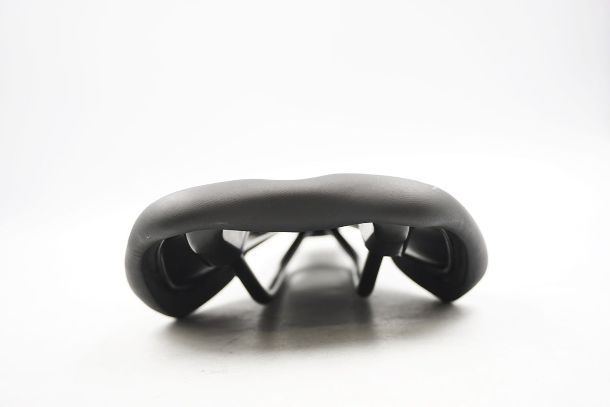 SELLE ITALIA 「セライタリア」 X3 サドル / 奈良店