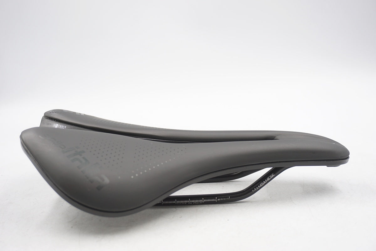 SELLE ITALIA 「セライタリア」 NOVUS BOOST EVO サドル / 奈良店