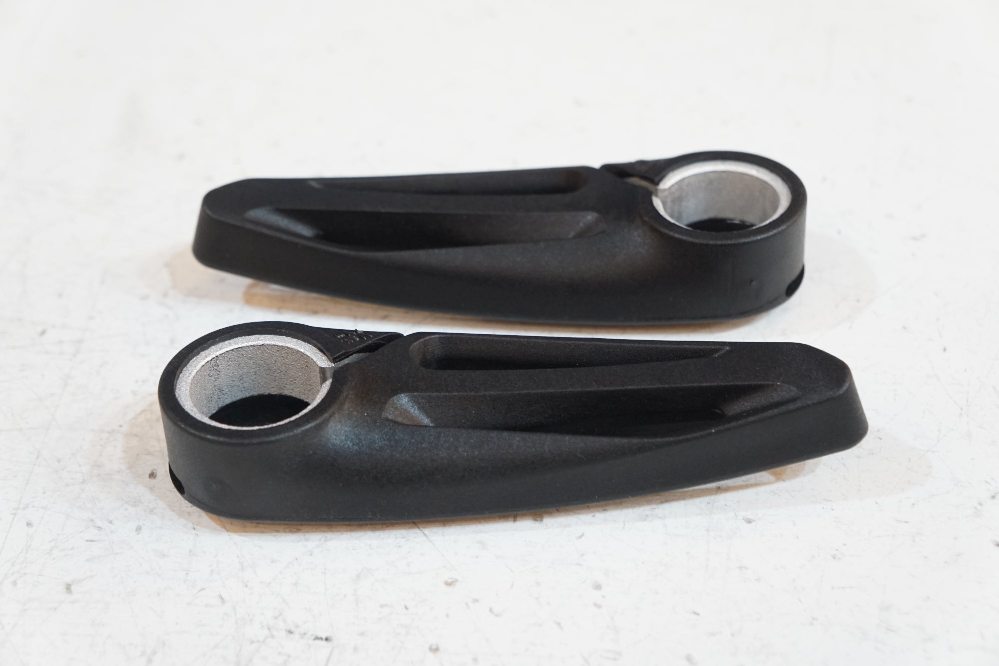 GIANT 「ジャイアント」 CONTACT AERO グリップセット / バイチャリ浦和ベース