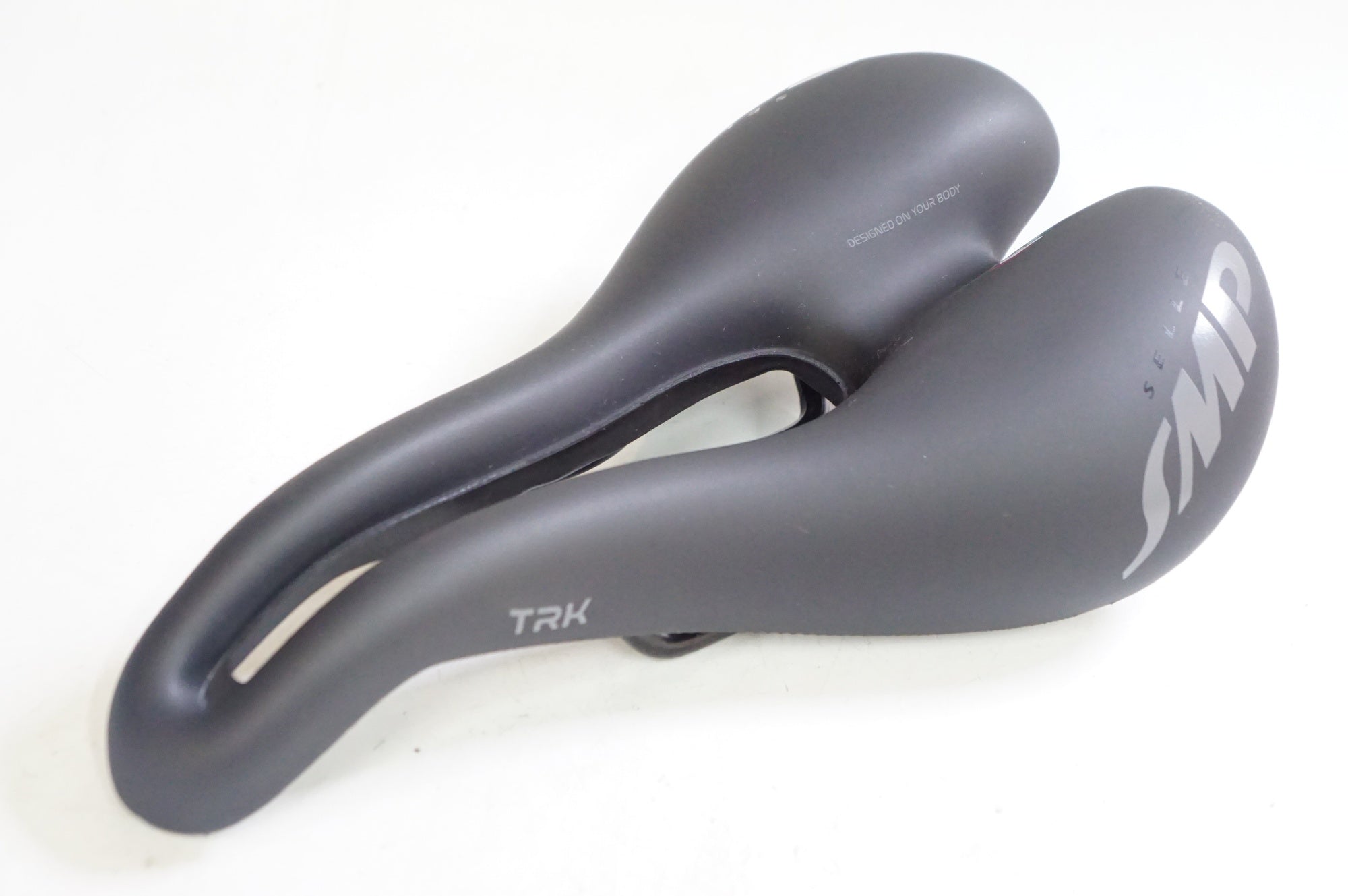 SELLE SMP 「セラエスエムピー」 TRK MEDIUM サドル / 熊谷本店