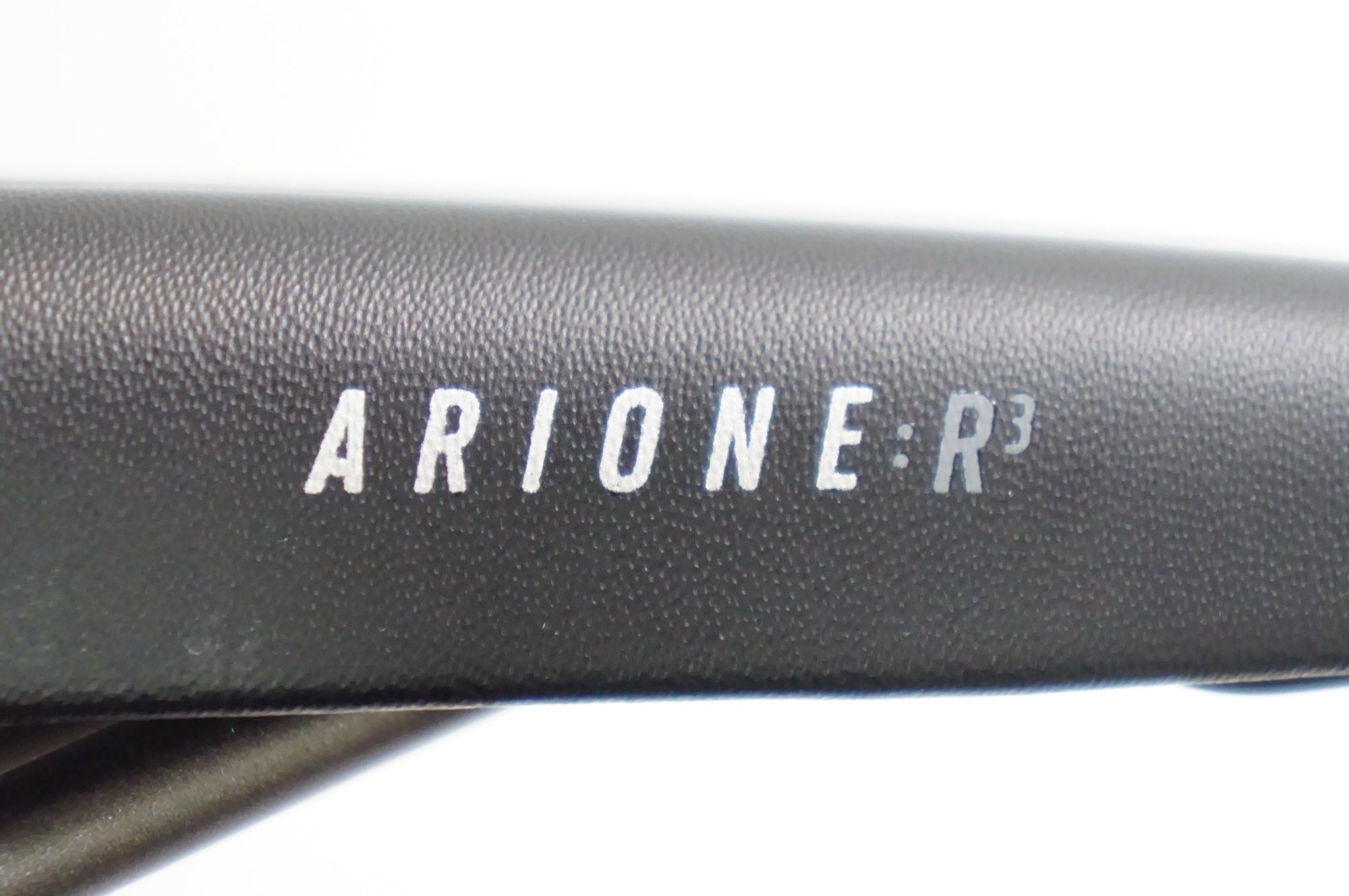 FIZIK 「フィジーク」 ARIONE R3 OPEN サドル / 熊谷本店