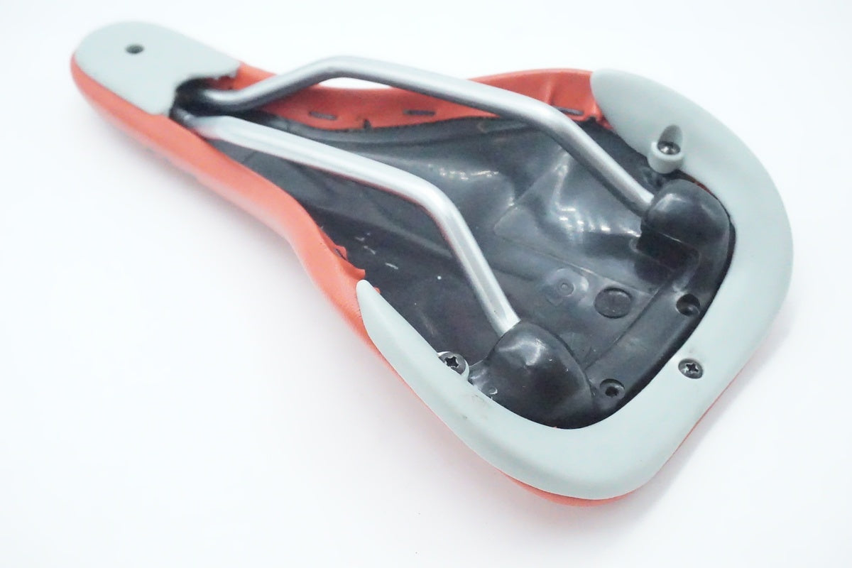 FUJI「フジ」 VELO サドル/ 京都西院店