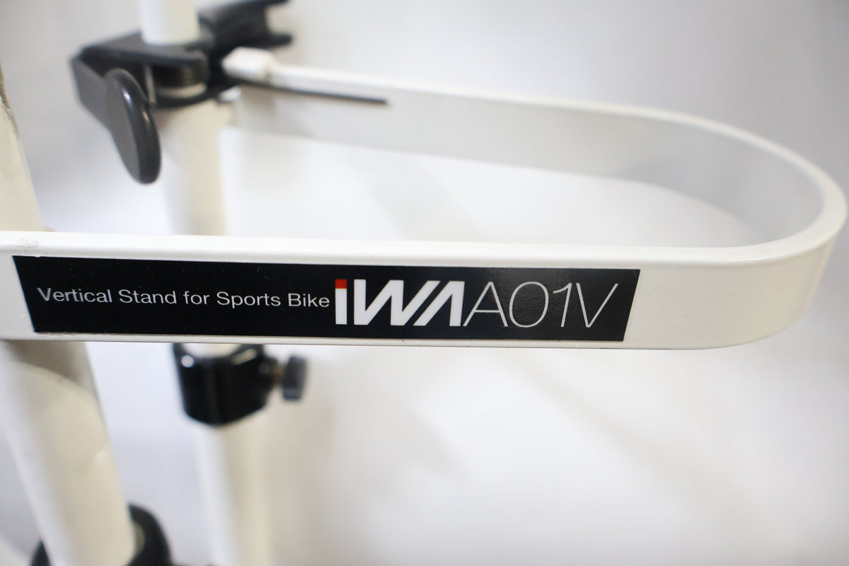 iWA 「アイダブルエー」 A01V 縦置きバイクスタンド / 高知店
