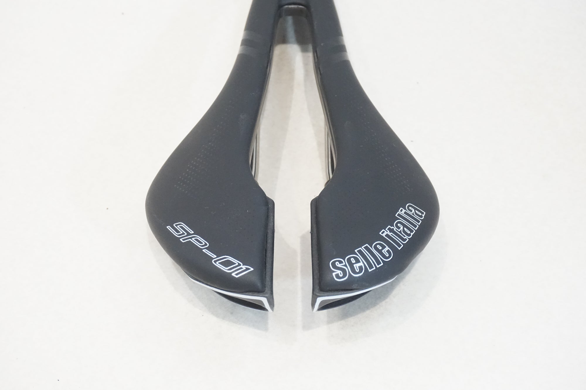 SELLE ITALIA 「セライタリア」 SP-01 チタンレール サドル / 横浜戸塚店