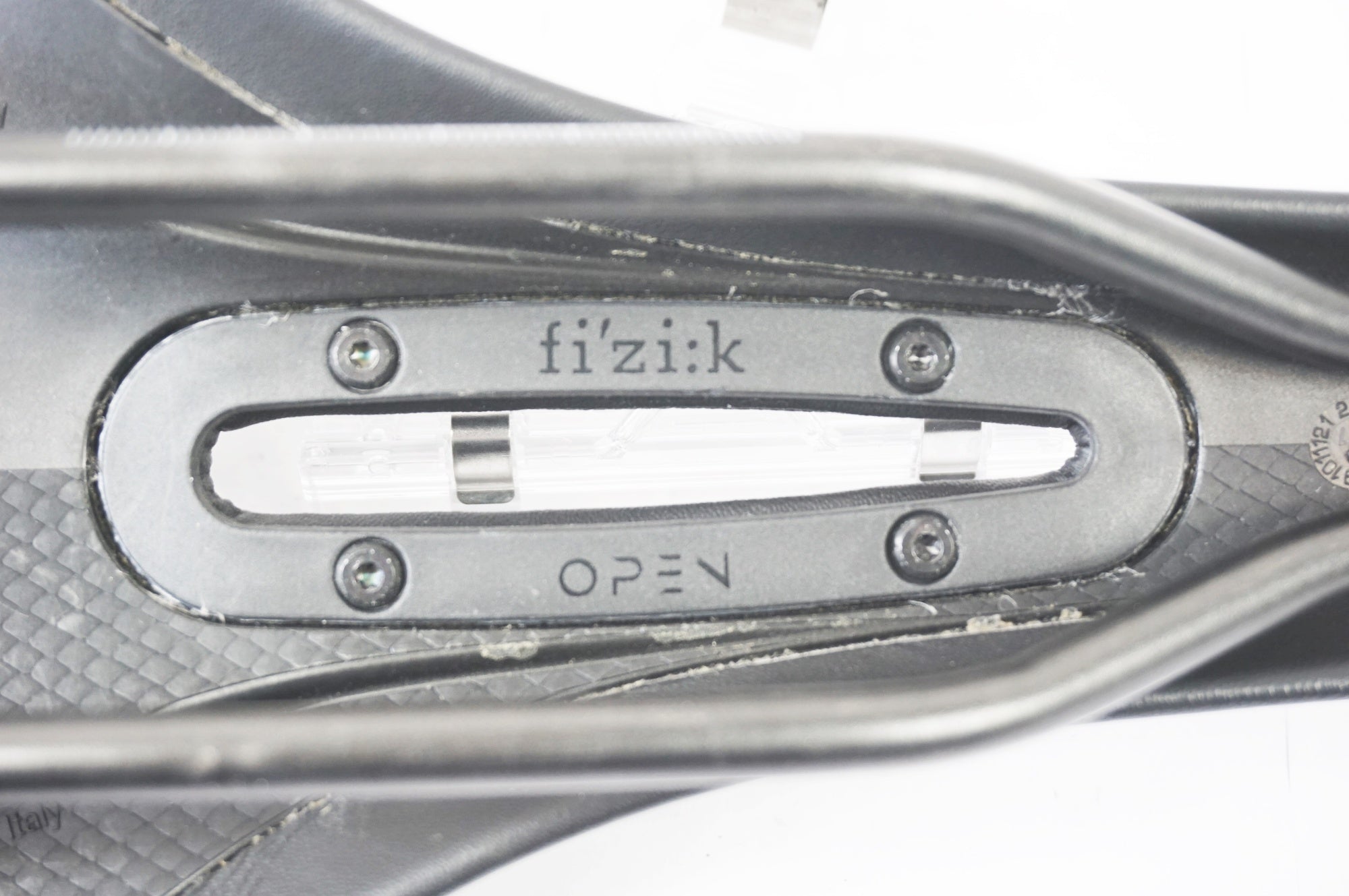 FIZIK 「フィジーク」 ARIONE R3 サドル / バイチャリ世田谷店