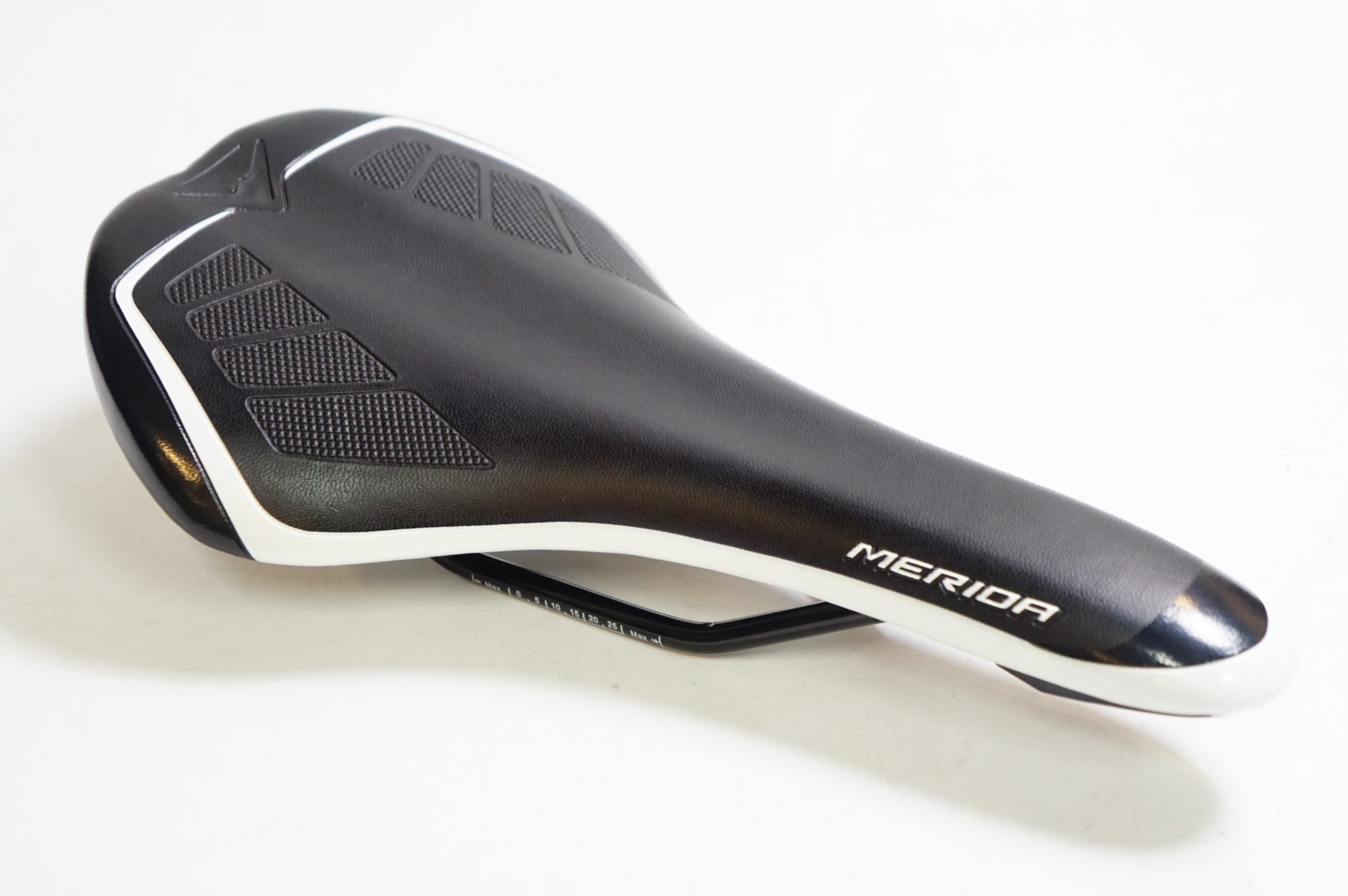 MERIDA 「メリダ」 サドル / 熊谷本店
