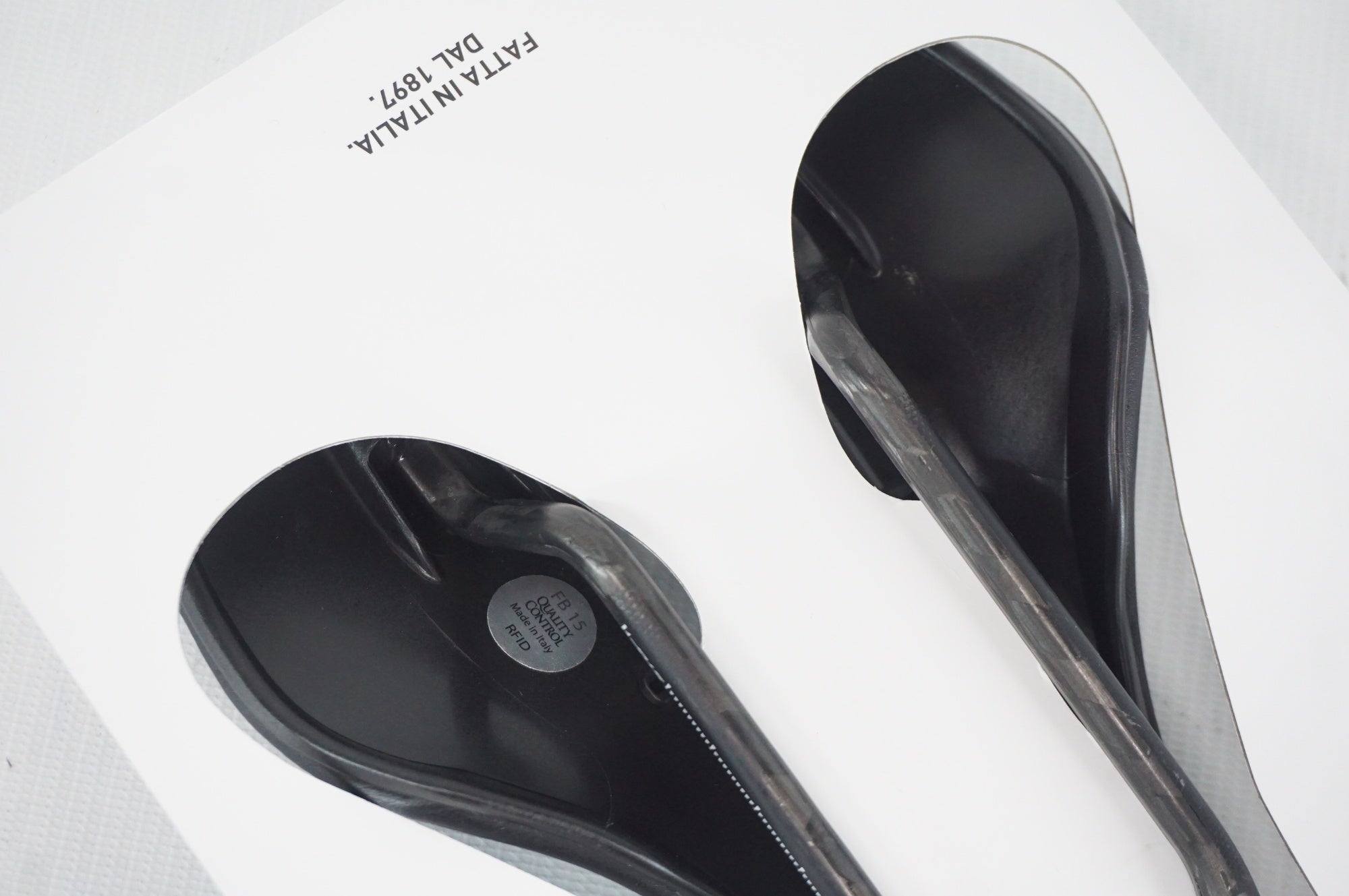 SELLE ITALIA 「セライタリア」 SLR BOOST KIT CARBONIO SUPERFLOW サドル / 阪急塚口店
