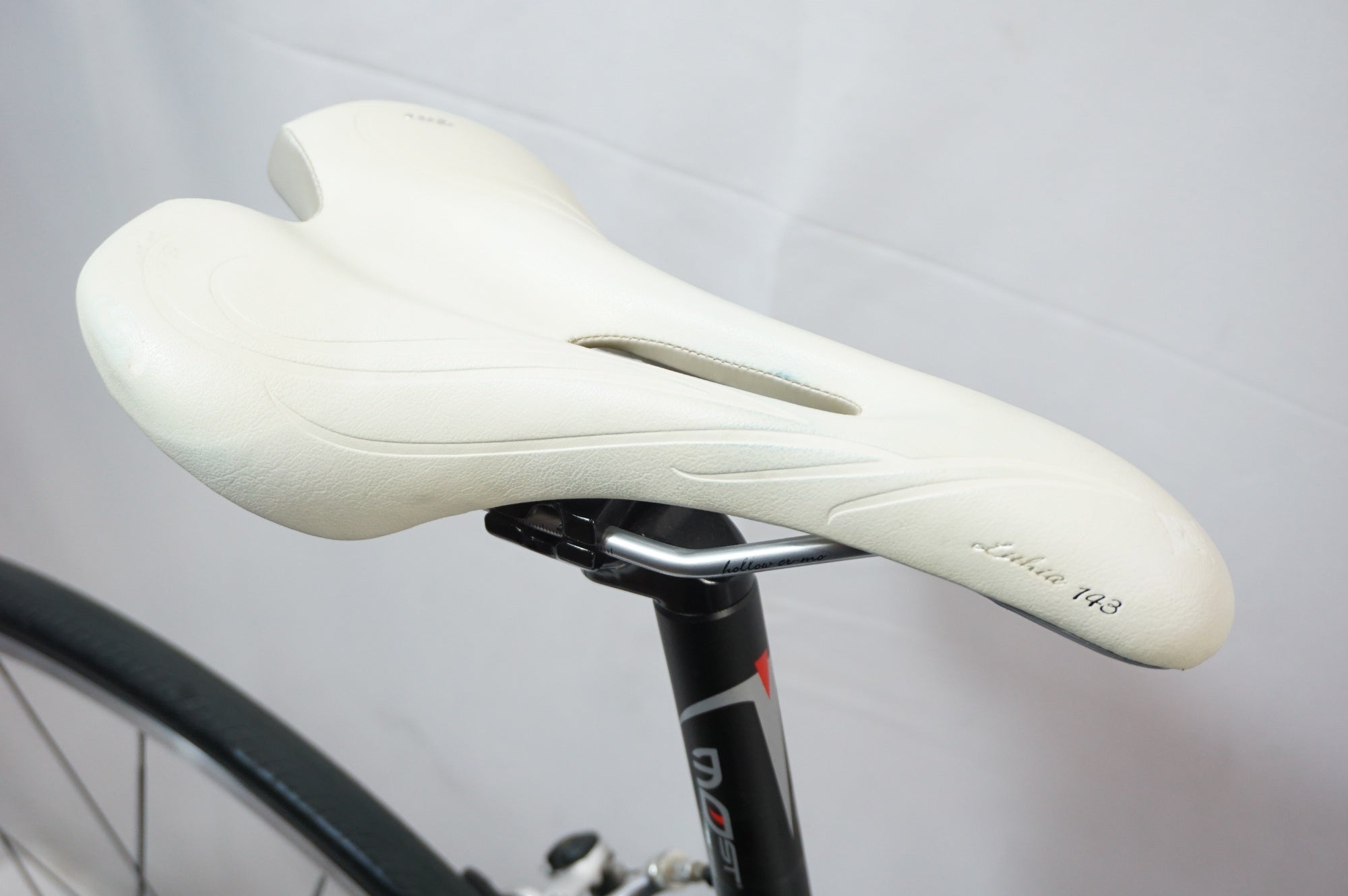 PINARELLO 「ピナレロ」 TREVISO 2011年モデル フラットバーロード