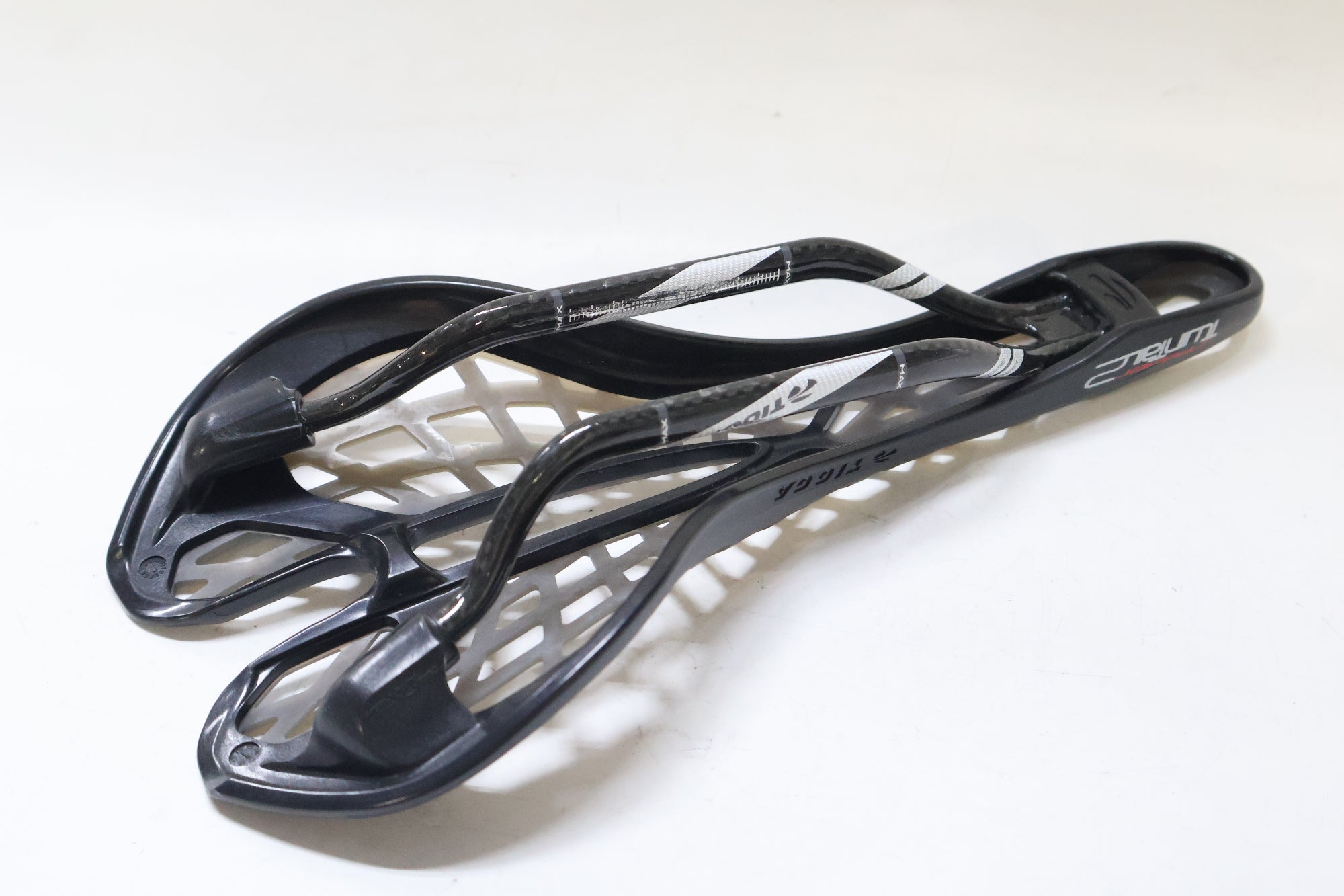 TIOGA 「タイオガ」 SPYDER TWINTAIL2 カーボンレール サドル / 高知店