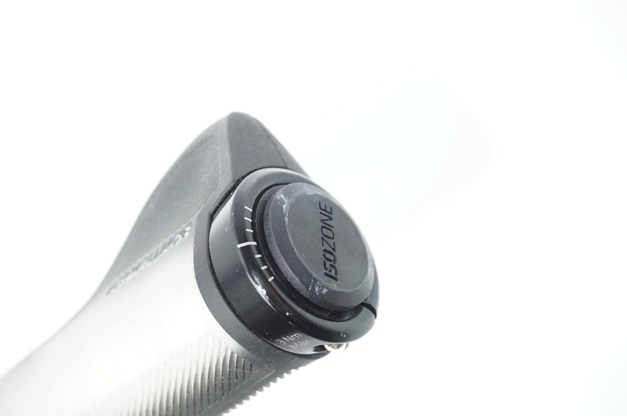 BONTRAGER 「ボントレガー」 ISOZONE φ31.8 660mm ハンドル / 中目黒店