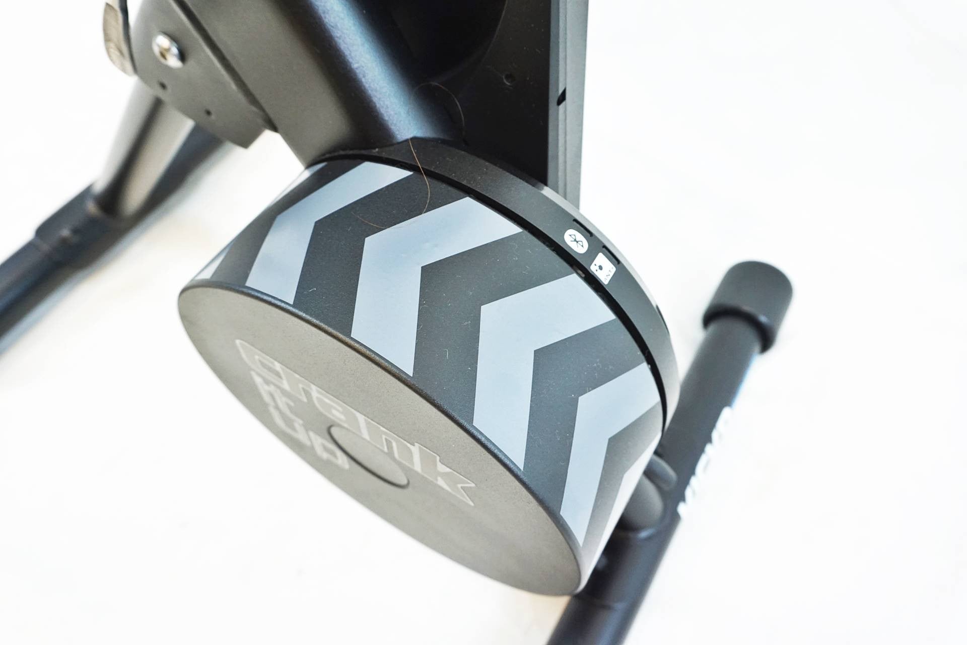 WAHOO 「ワフー」 KICKR CORE WF123 サイクルトレーナー / 有明ガーデン店