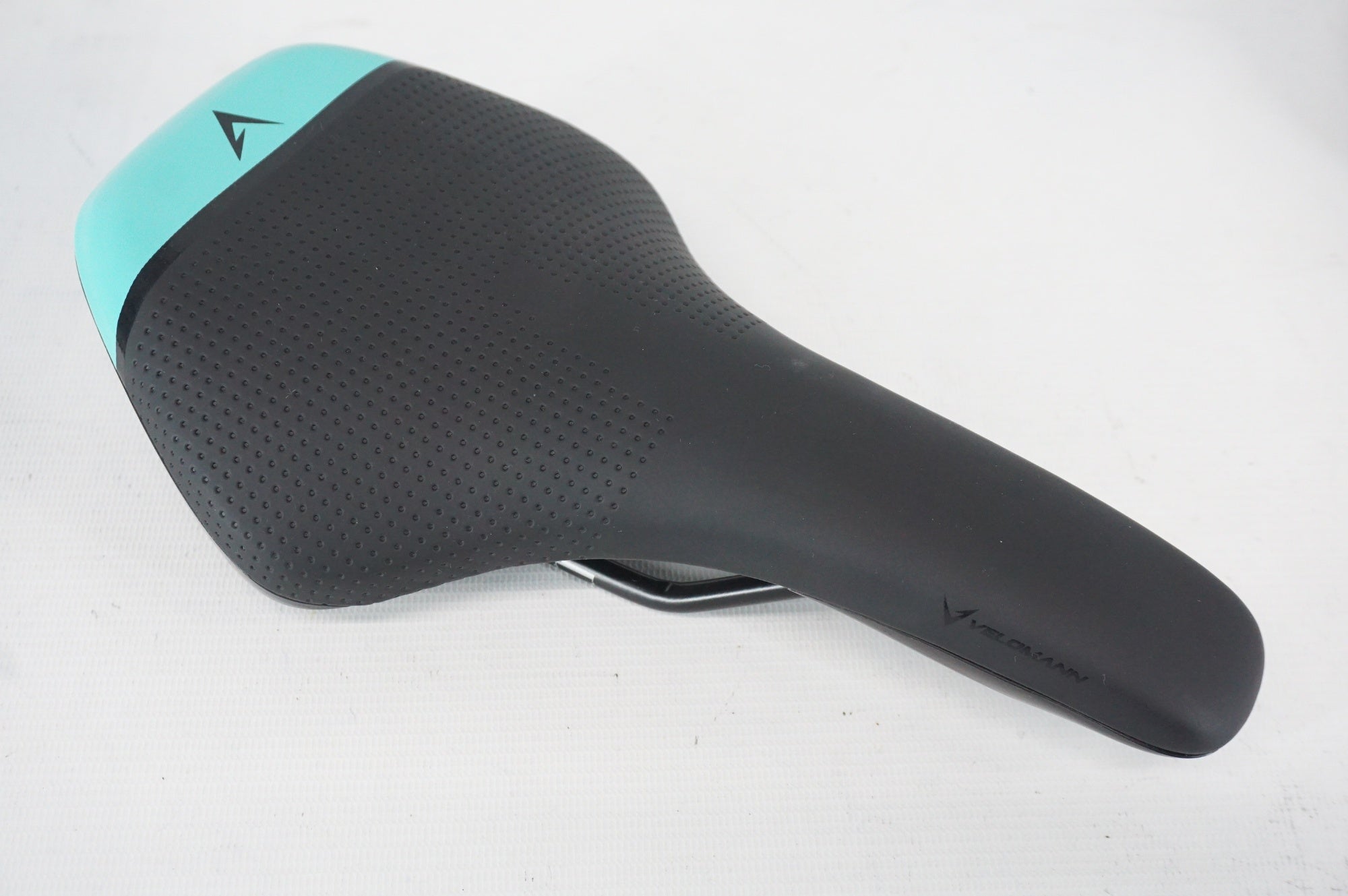 SELLE ROYAL 「セラロイヤル」 VELOMANN BIANCHI サドル / 阪急塚口店