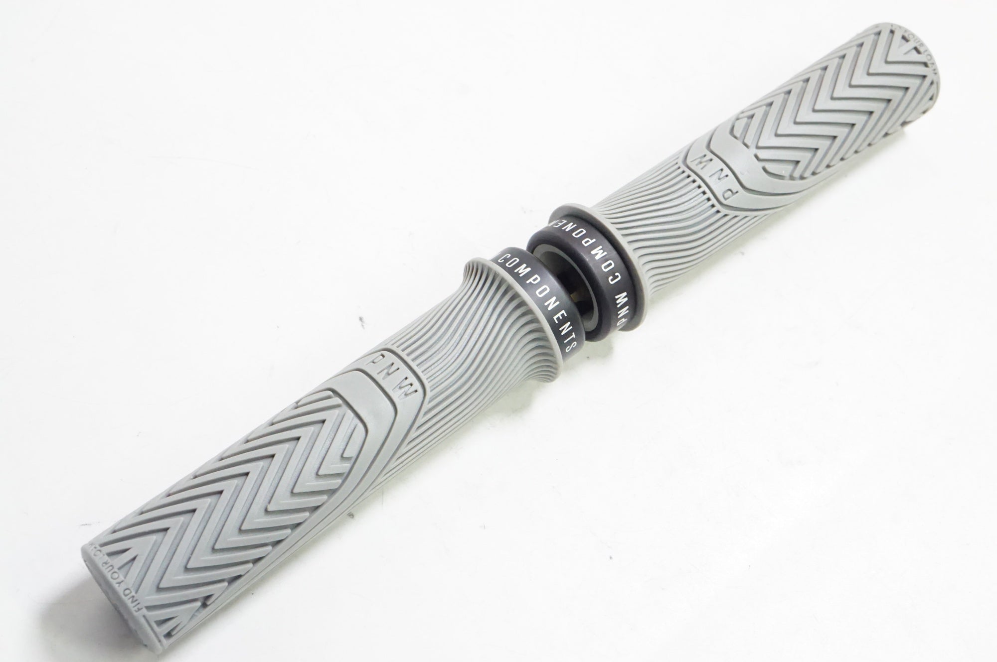 PNW COMPONENTS 「ピーエヌダブリュー コンポーネント」 LOAM GRIP グリップ / 熊谷本店