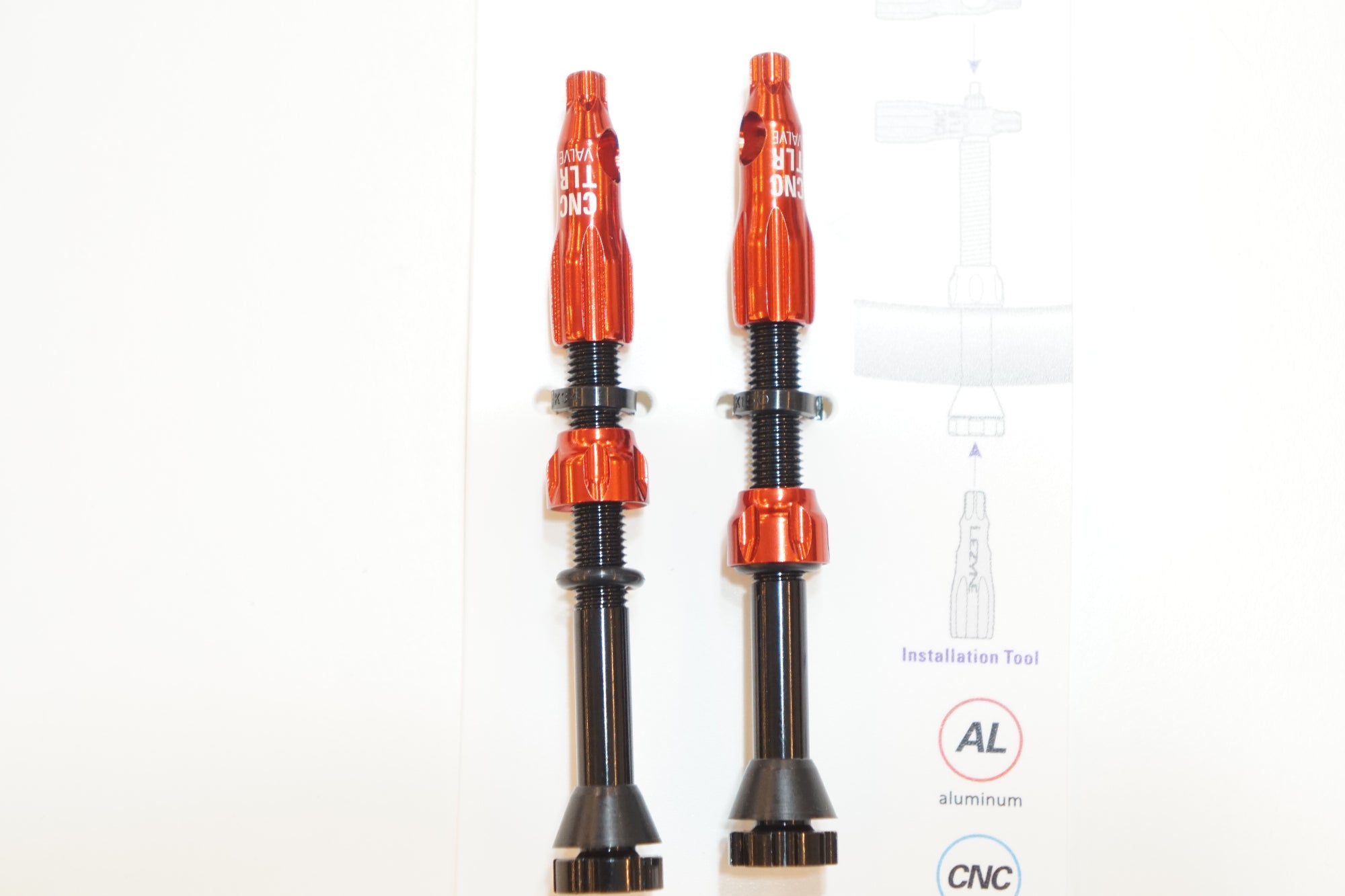 LEZYNE 「レザイン」 CNC TLR VALVE チューブレスバルブ / バイチャリ浦和ベース
