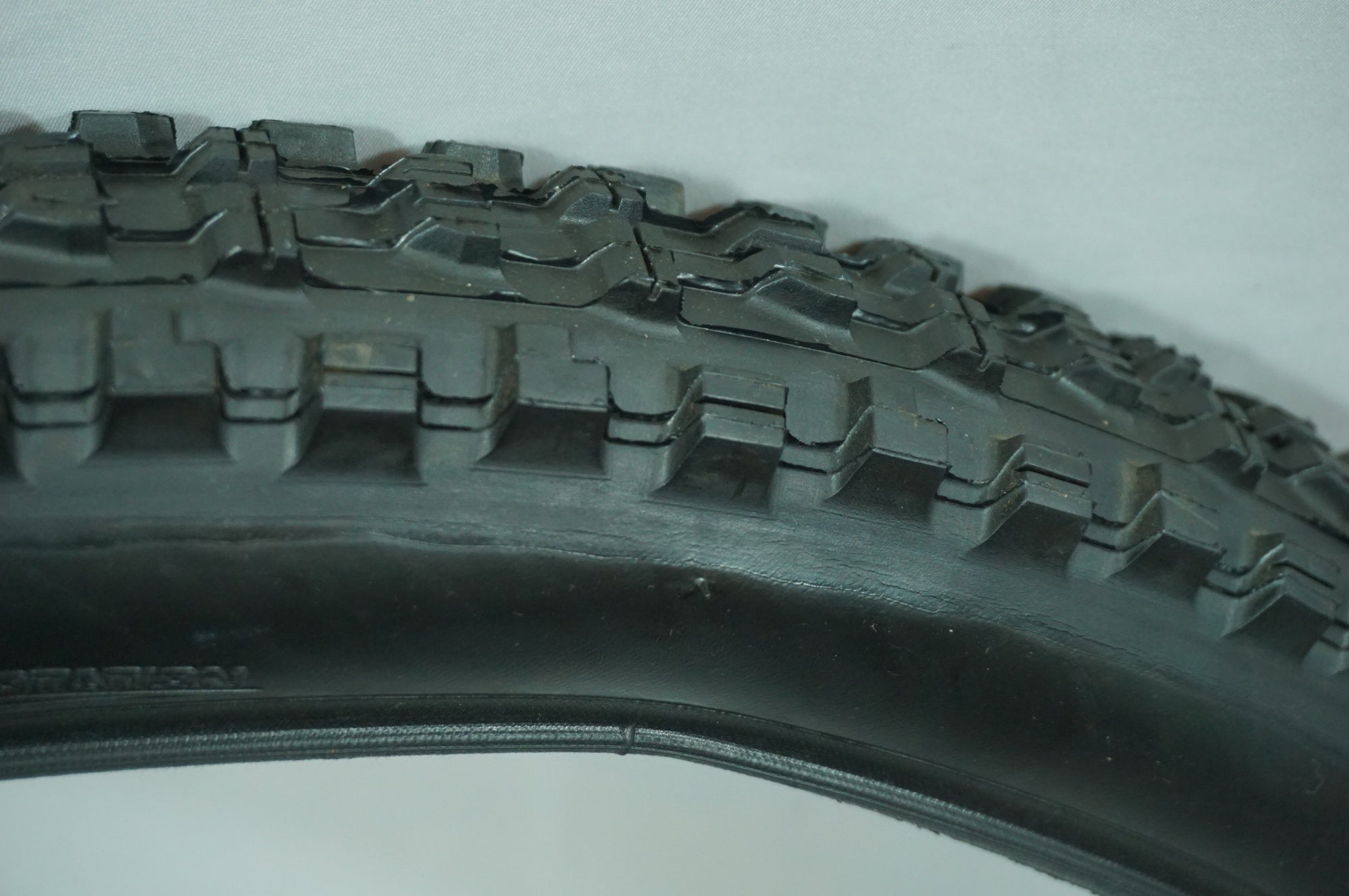 MAXXIS 「マキシス」 MINION DHR 2 26x2.40 タイヤ / 世田谷店