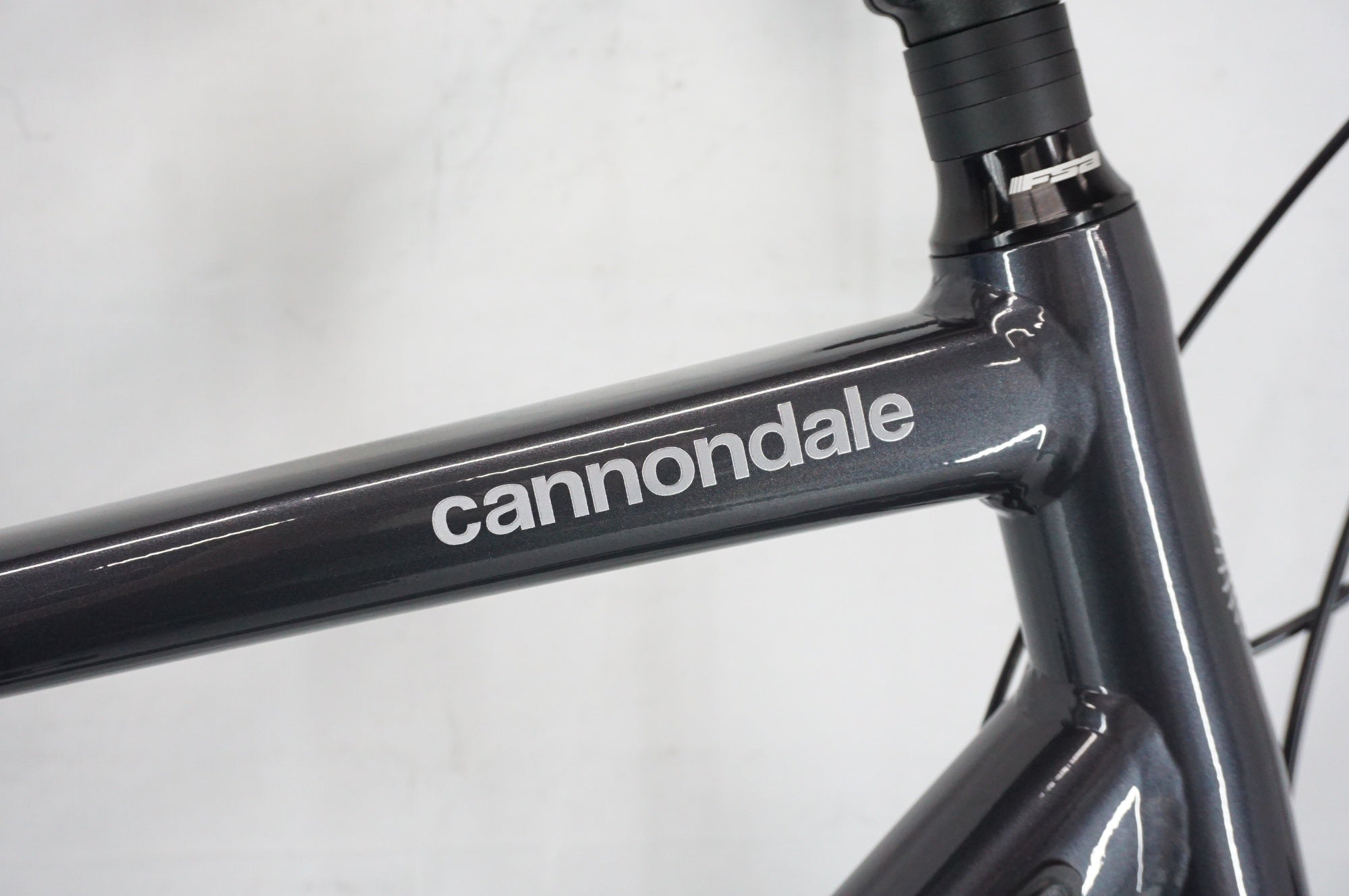 CANNONDALE 「キャノンデール」 QUICK DISC4 2022年モデル クロスバイク / 阪急塚口店