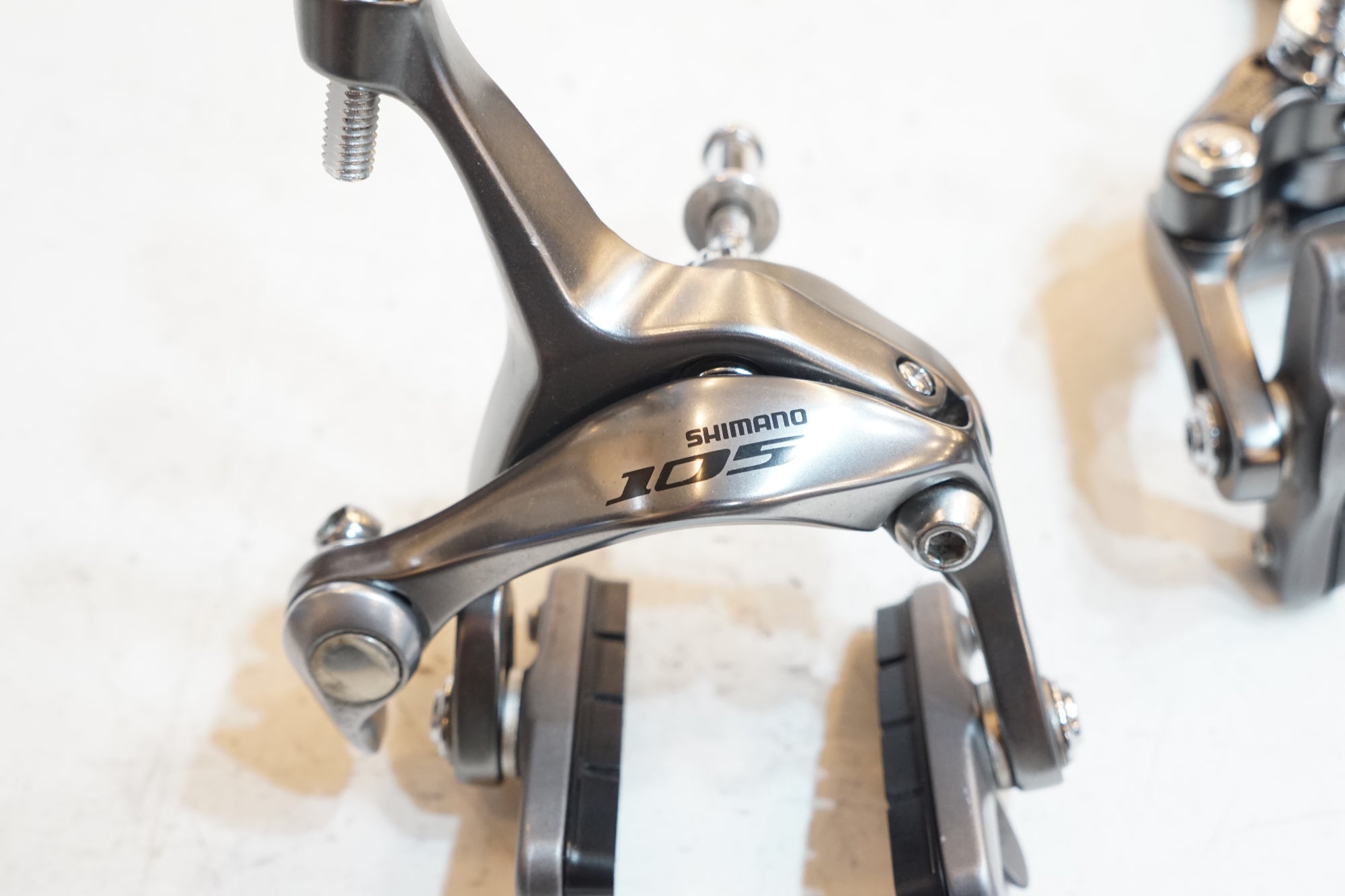 SHIMANO 「シマノ」 105 BR-5700 ブレーキキャリパーセット