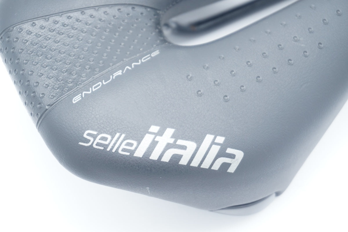 SELLE ITALIA 「セライタリア」 NOVUS SUPER FLOW ENDRANCE サドル / 滋賀大津店