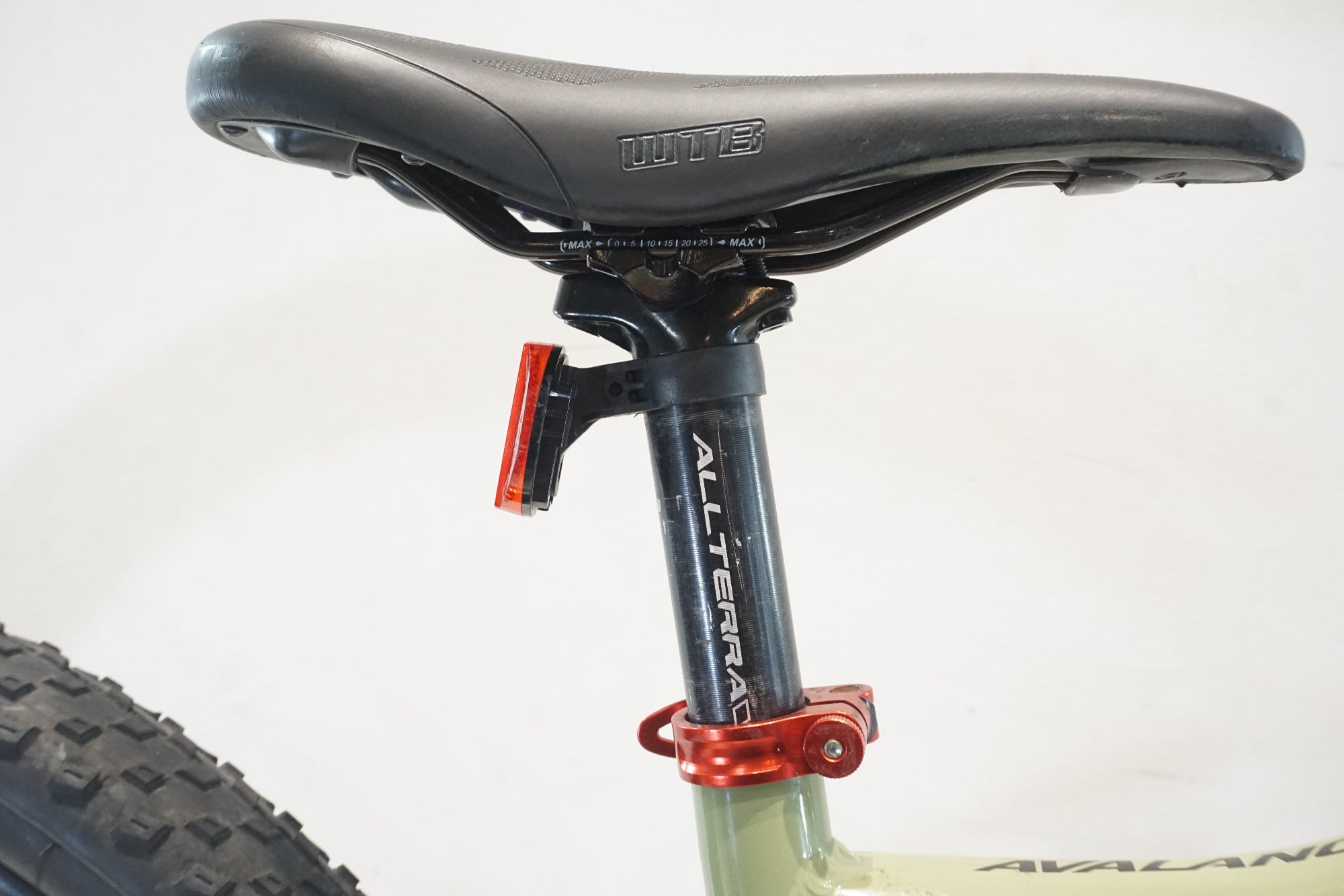 GT 「ジーティー」 AVALANCHE ELITE 2022年モデル マウンテンバイク / 横浜戸塚店