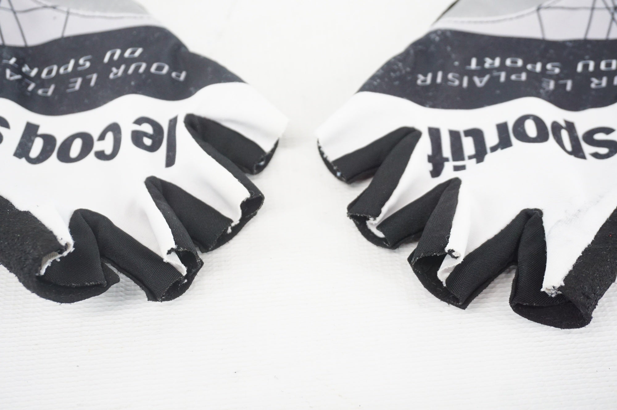 LE COQ SPORTIF 「ルコックスポルティフ」 Mサイズ 指切りグローブ / 阪急塚口店