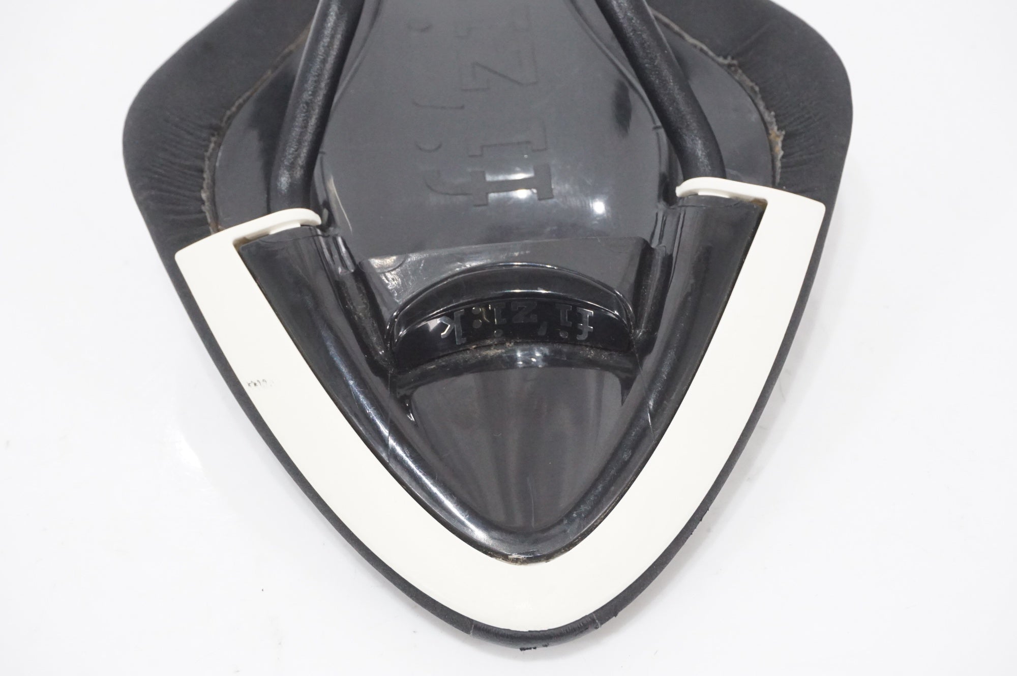 FIZIK 「フィジーク」 ARIONE R7 サドル / AKIBA店