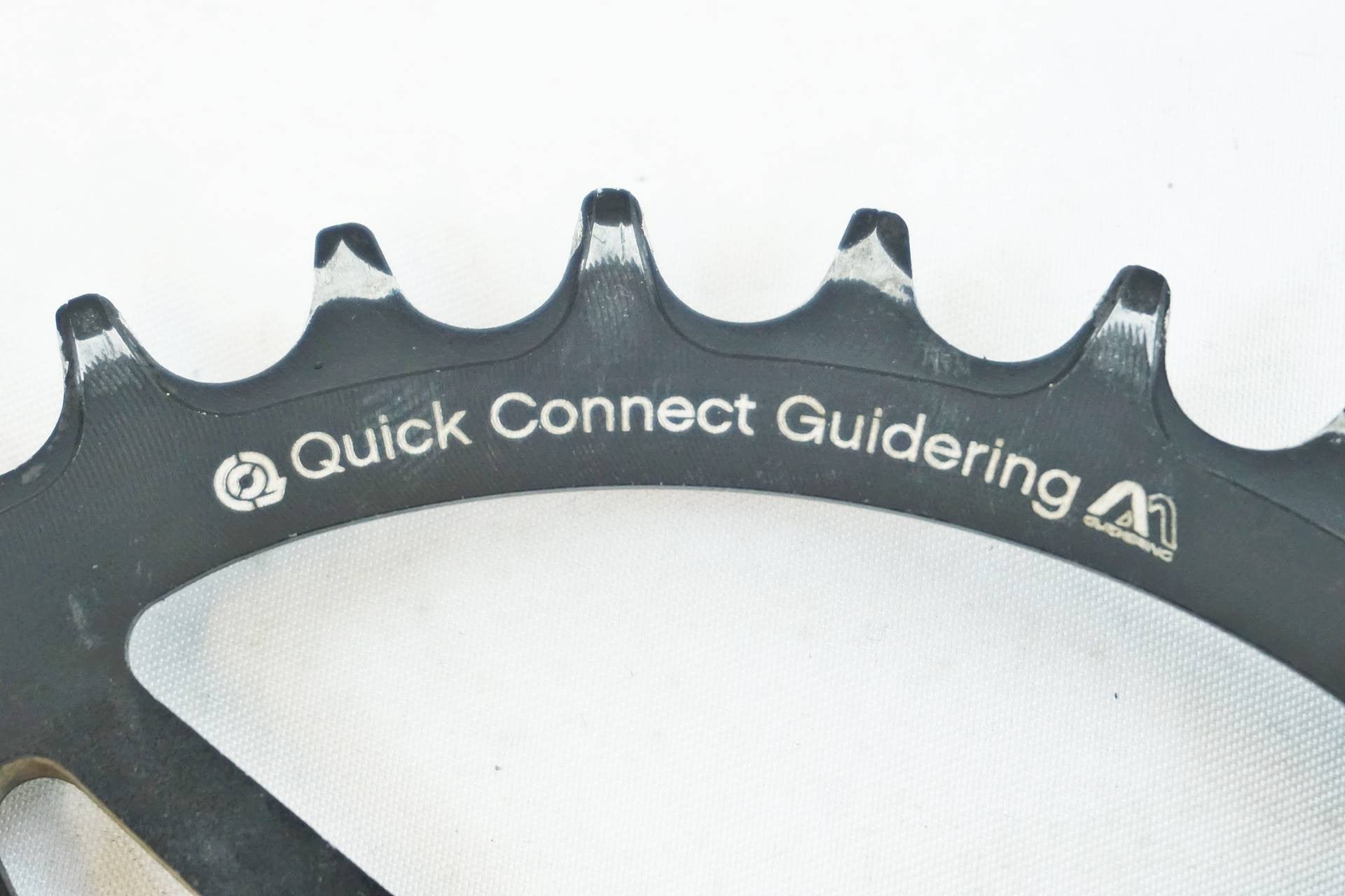 E-THIRTEEN 「イーサーティーン」 チェーンリング / 有明ガーデン店