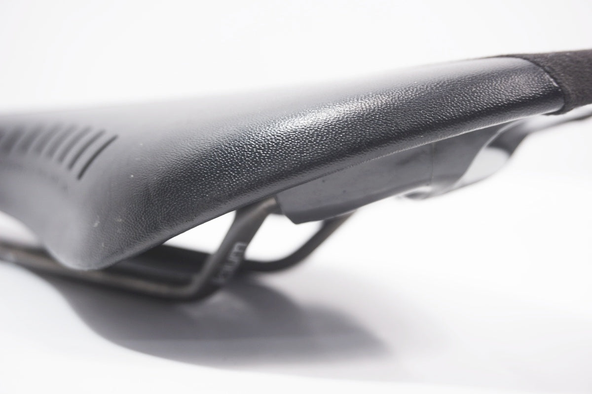 FIZIK 「フィジーク」 ARIONE サドル / バイチャリ世田谷店