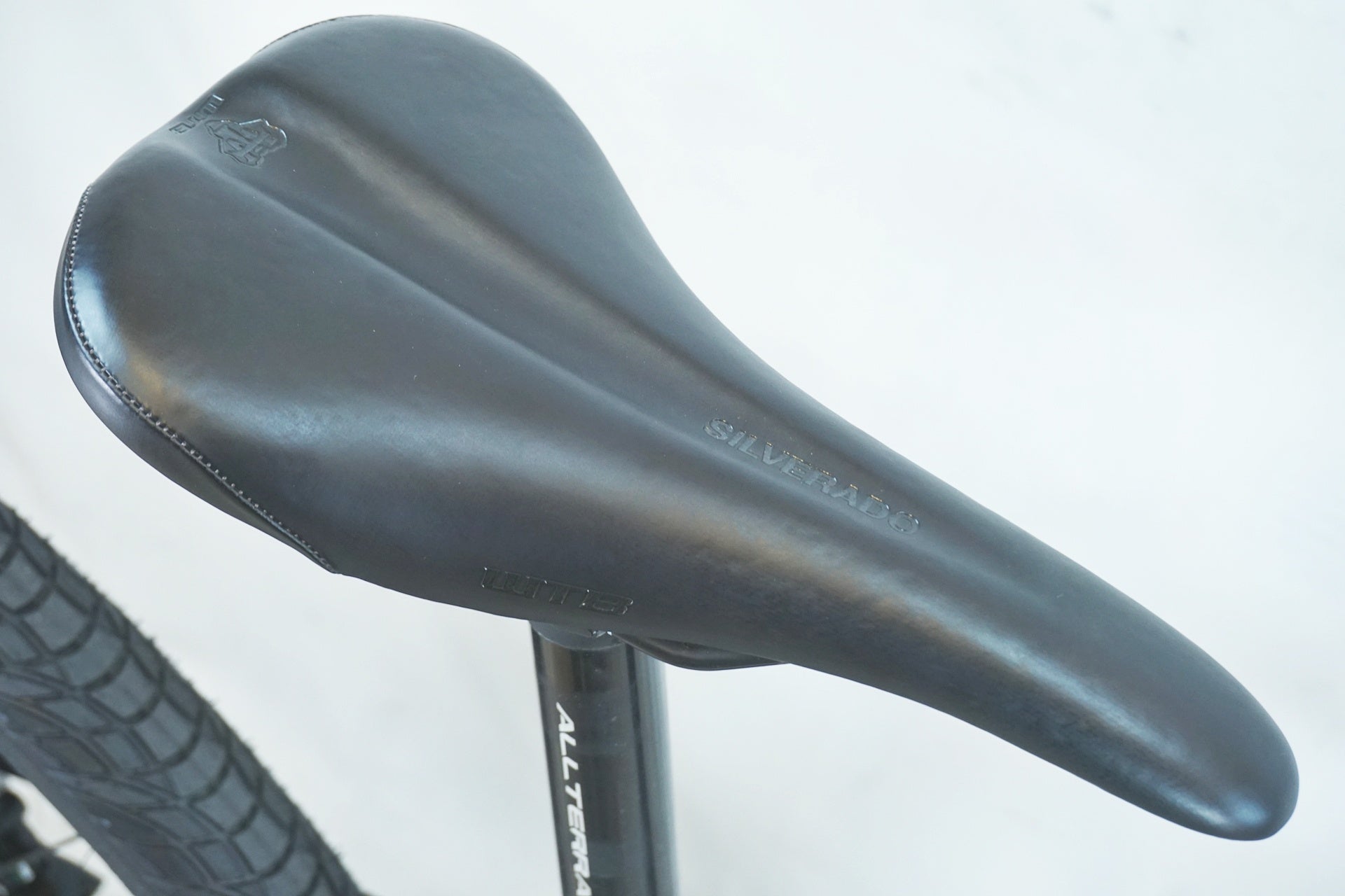 GT 「ジーティー」 AVALANCHE EXPERT 27.5 GT 「ジーティー」 AVALANCHE EXPERT 27.5