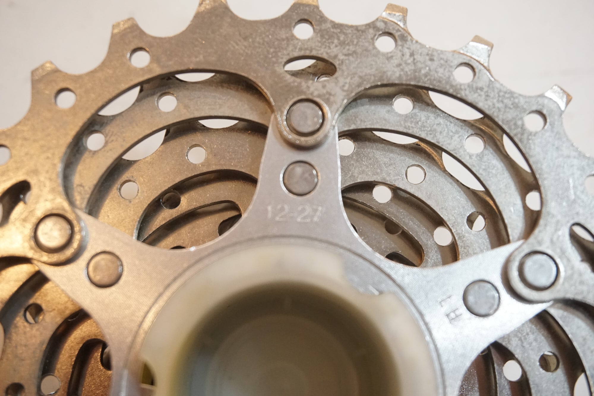 SHIMANO 「シマノ」 105 CS-5700 10S 12-27T スプロケット