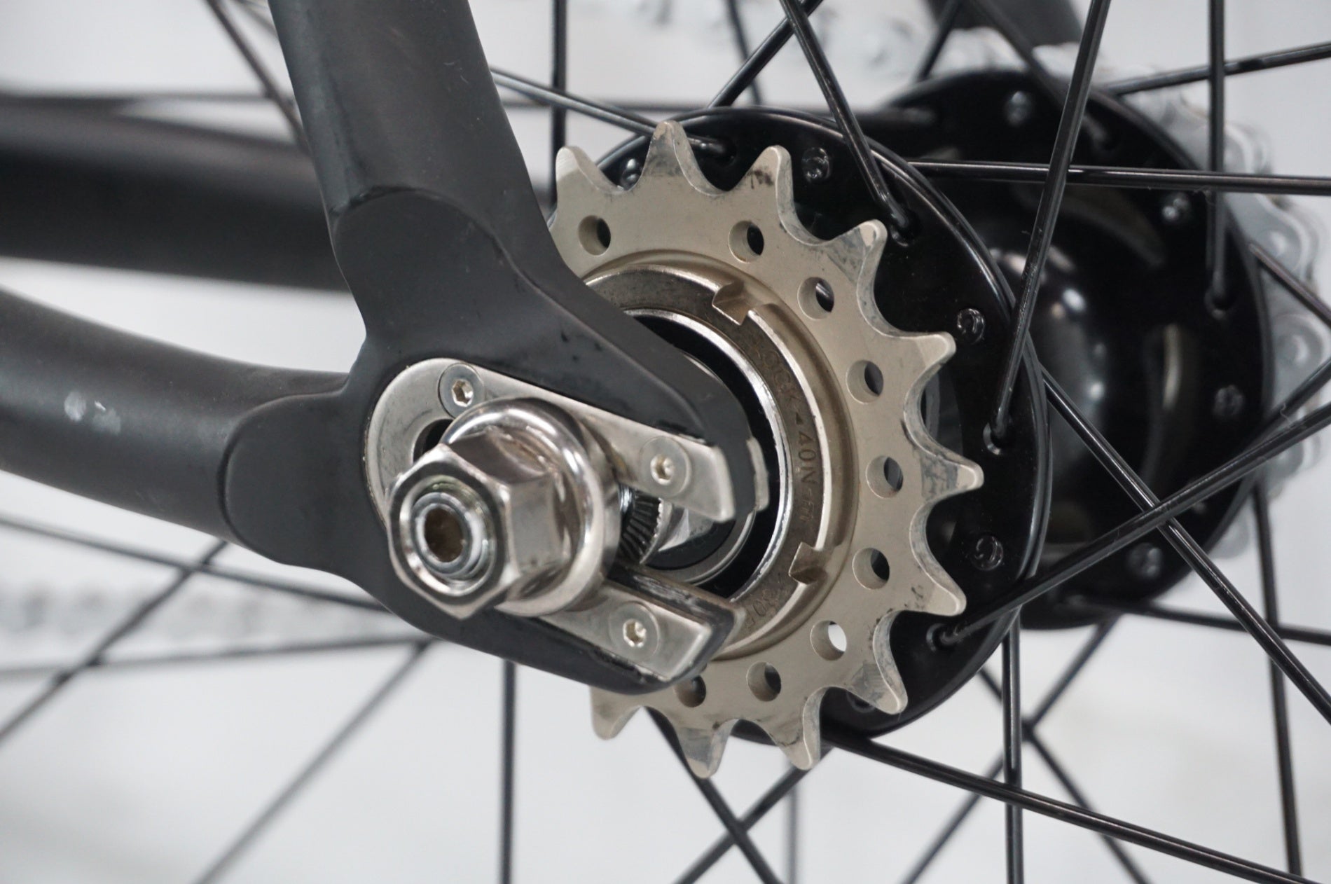 TYRANT BIKES 「タイラントバイク」 MONARCH 2024年モデル ピストバイク / 阪急塚口店