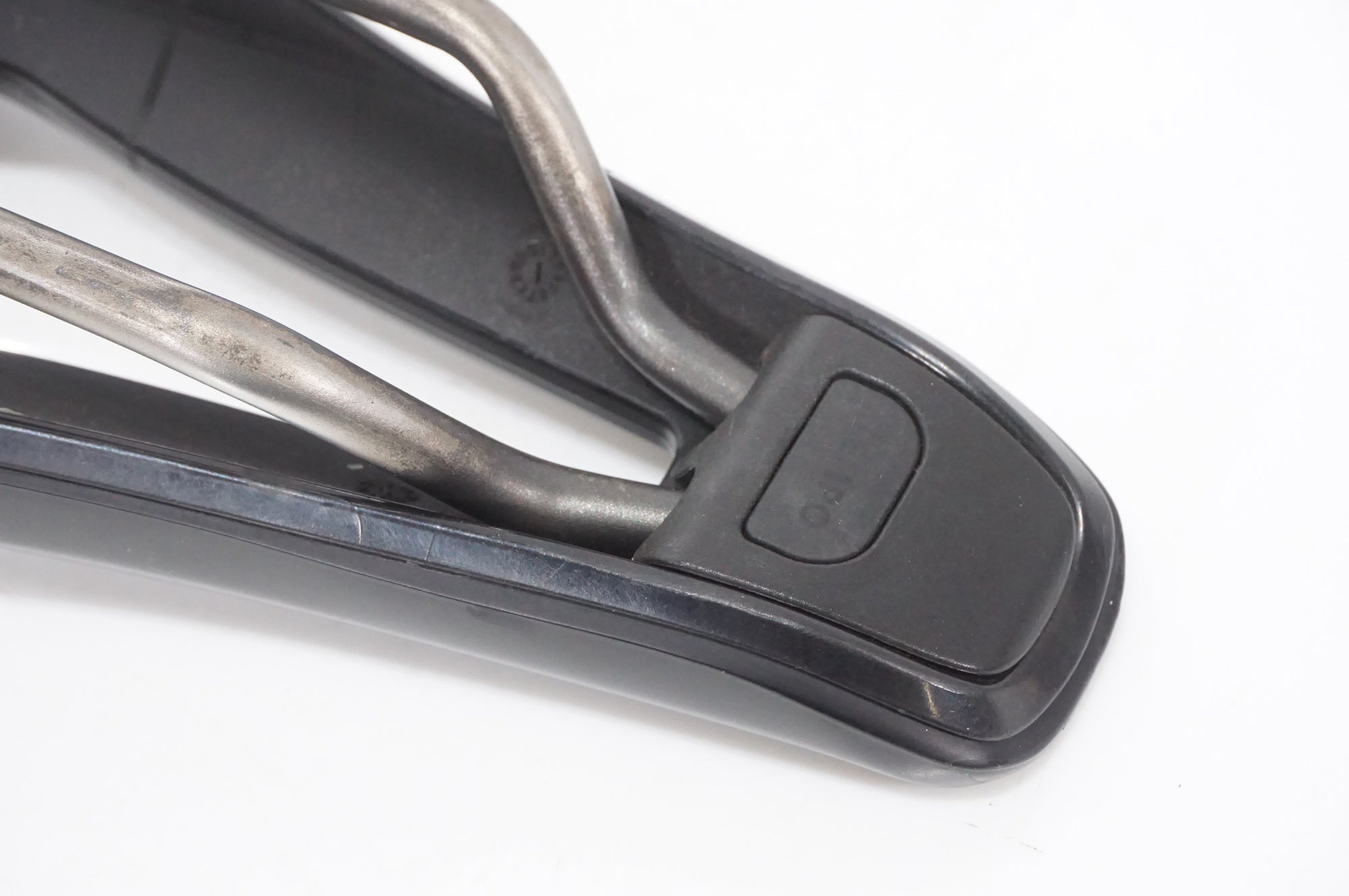 FIZIK 「フィジーク」 ARGO TEMPO R3 KIUM 150mm サドル / AKIBA店