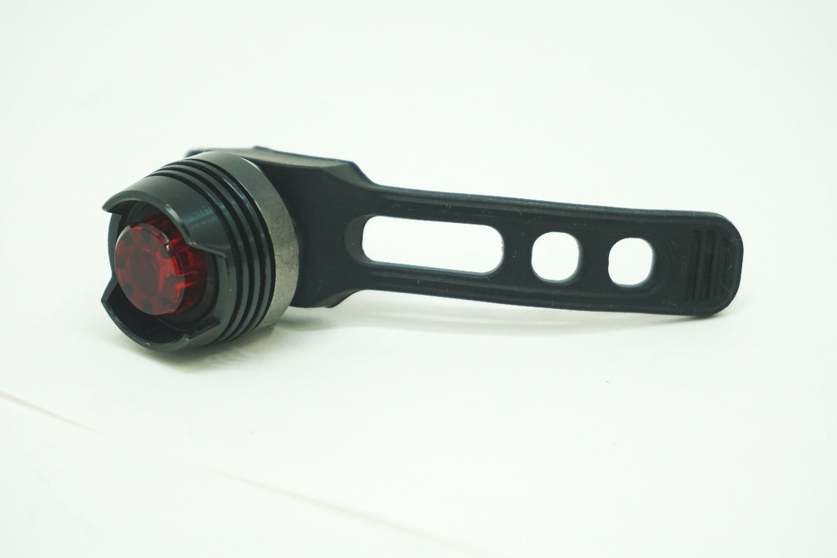 DUSON 「ドゥサン」 RUBY DIAMOND リアライト / 大阪美原北インター店