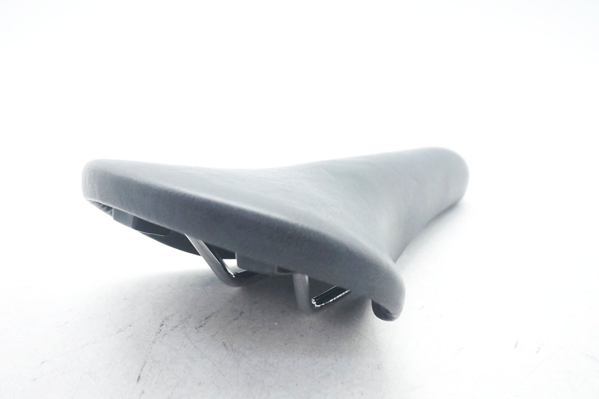 VELO 「ベロ」 サドル / 大阪門真店