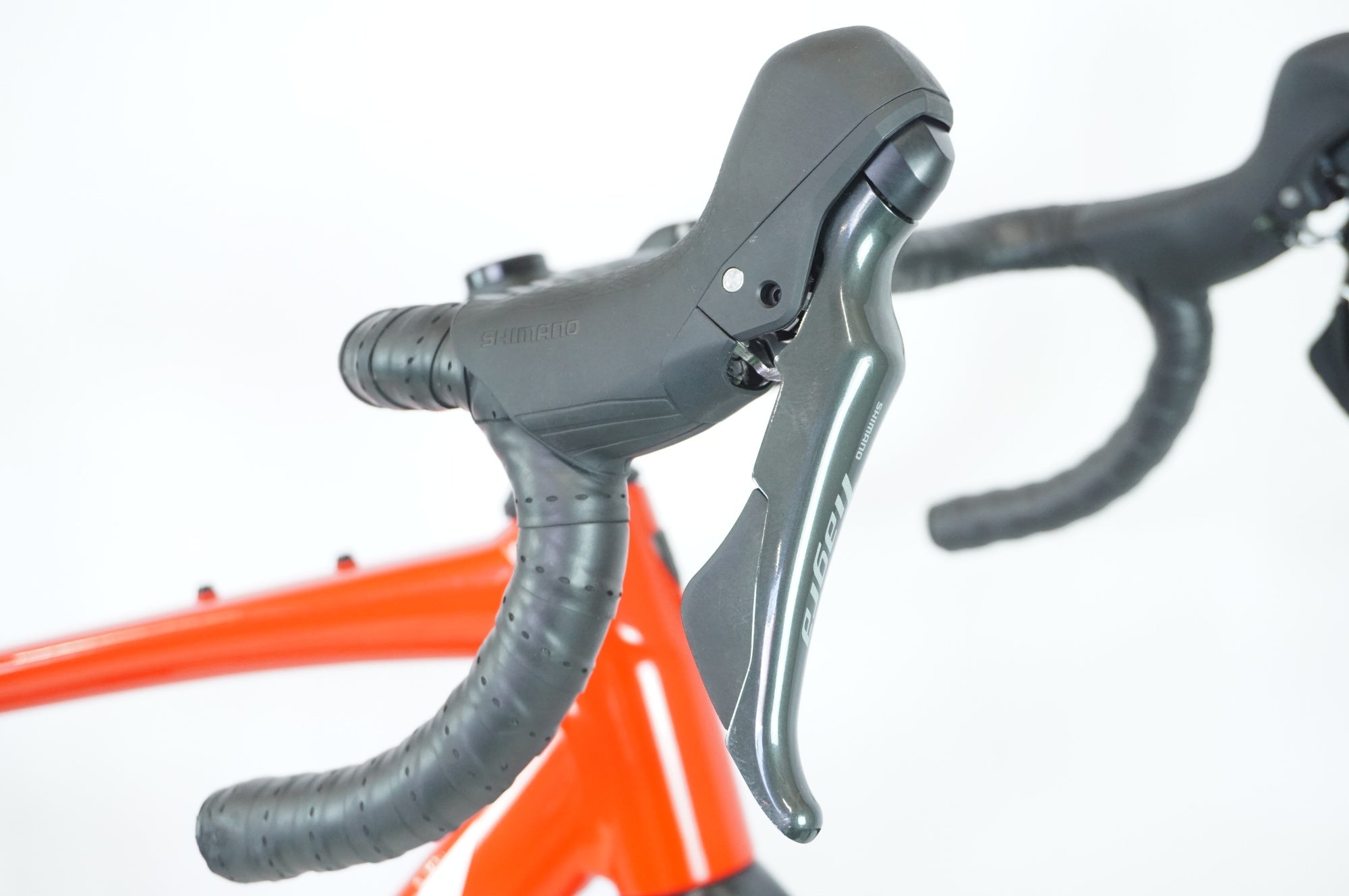 TREK 「トレック」 DOMANE AL4 DISC 2024年モデル ロードバイク