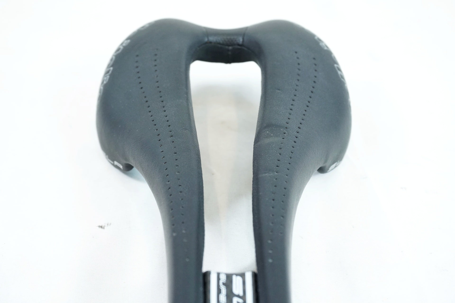 SELLE ITALIA 「セライタリア」 SLR SUPER FLOW TITANIUM サドル