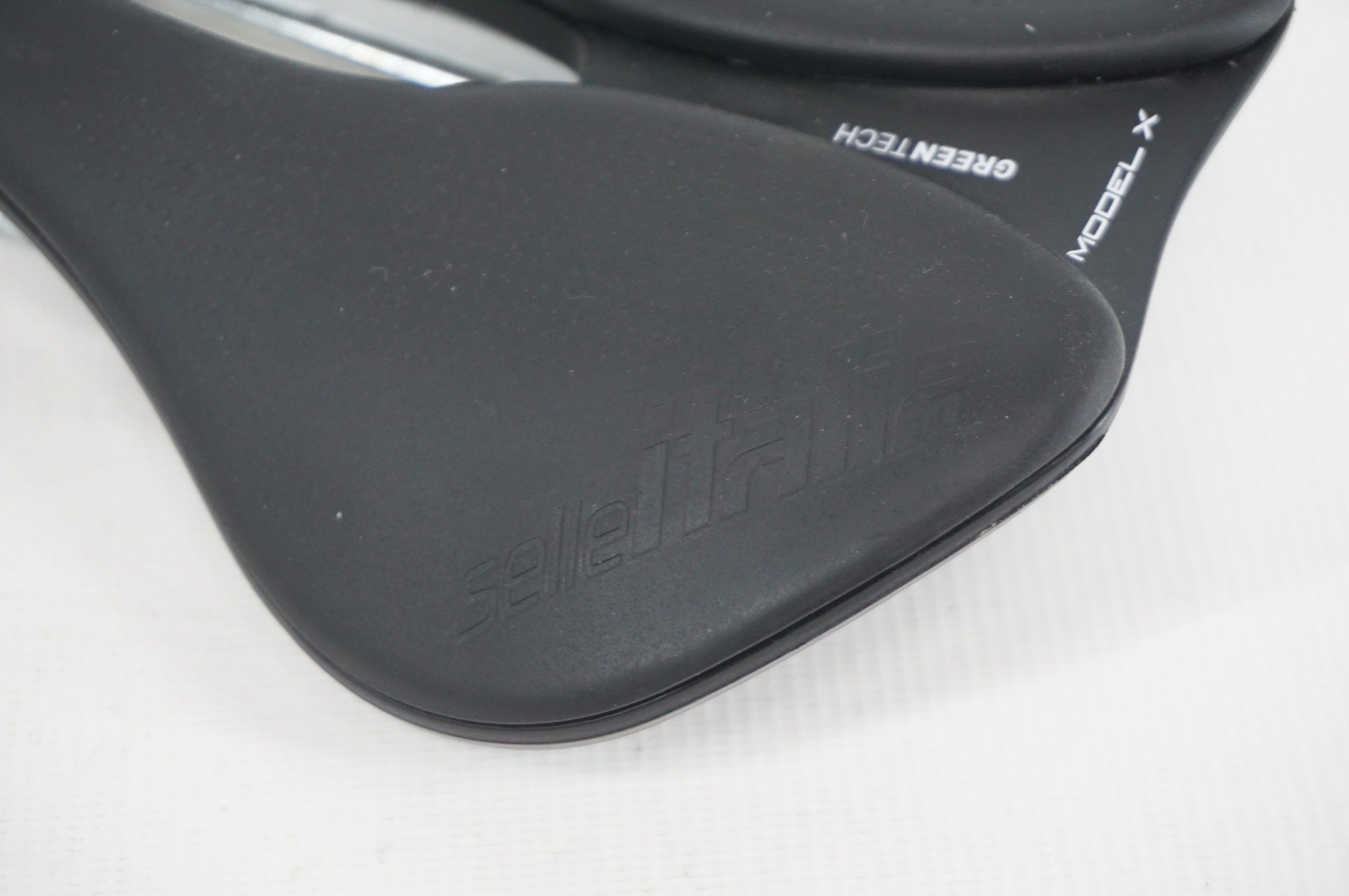 SELLE ITALIA 「セライタリア」 MODEL X GREEN サドル / 阪急塚口店