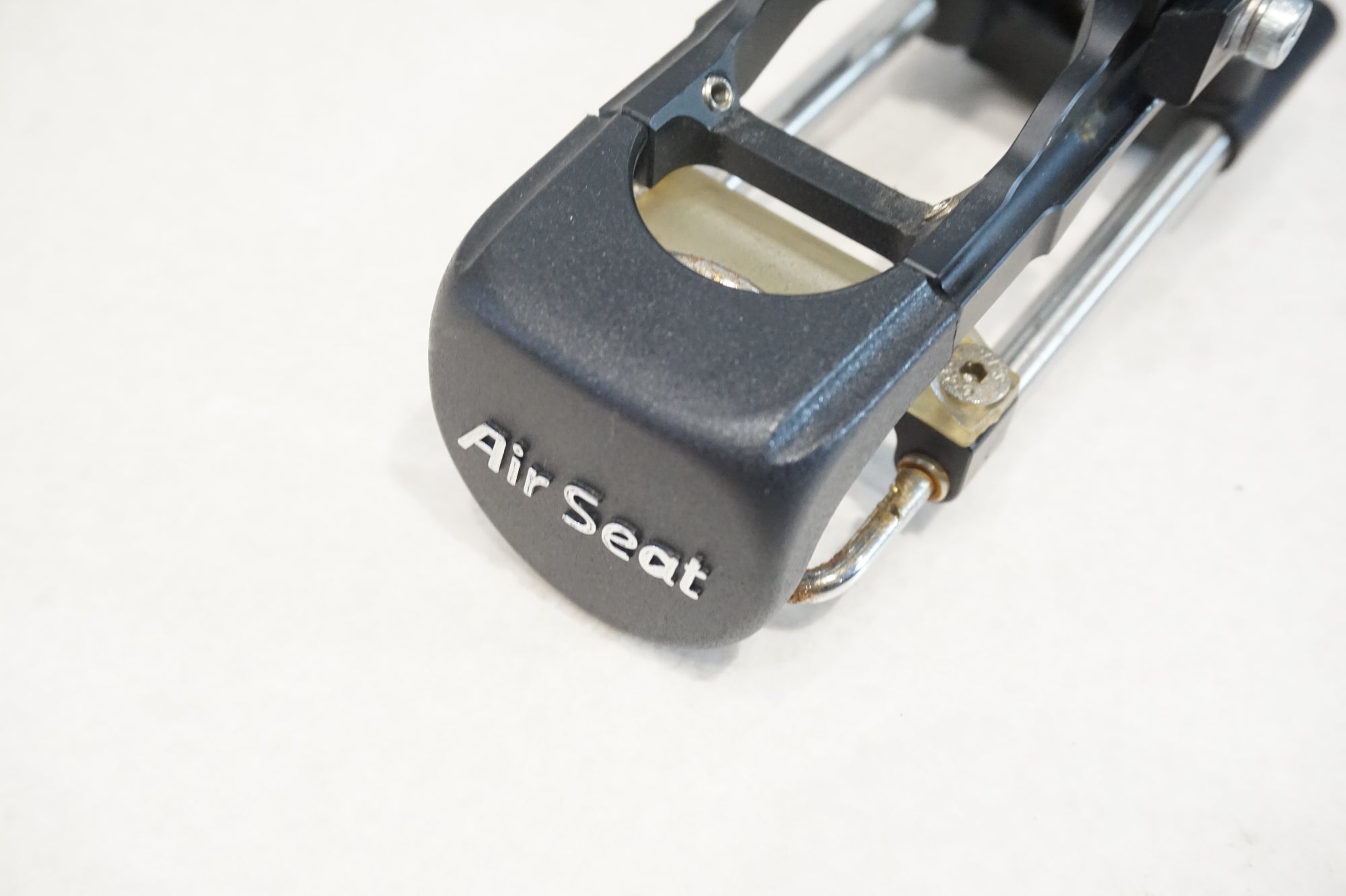 AIR SEAT 「エアシート」 25 サドルサスペンション / 横浜戸塚店