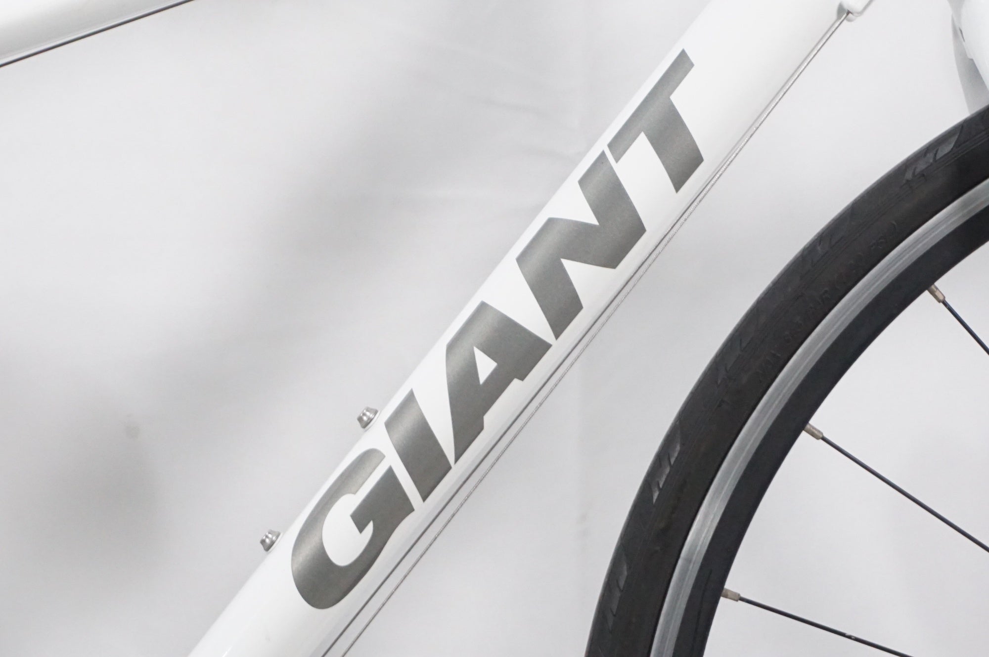 GIANT 「ジャイアント」 ESCAPE R3 2015年ごろ クロスバイク / AKIBA店 