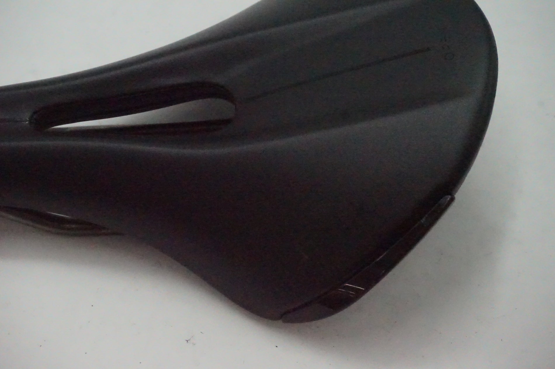フィジーク　ALIANTE R3 OPEN kiumﾚｰﾙ forﾌﾞﾙﾗｰｼﾞ Amazon | Fizik(フィジーク) ALIANTE R3 OPEN kiumレール for