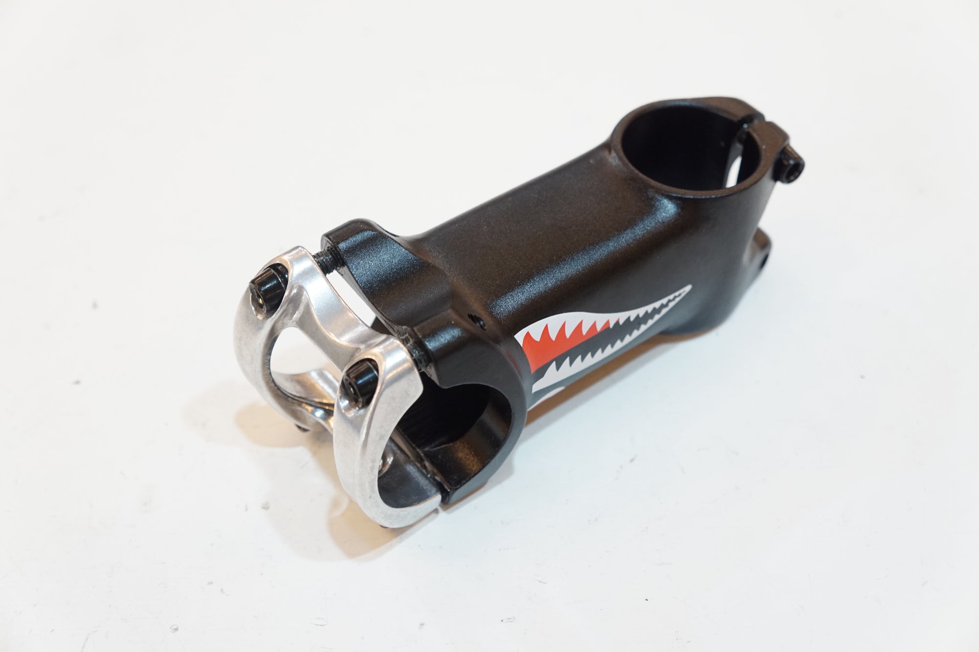 DA BOMB 「ダ ボム」 シャーク φ31.8 70mm ステム / バイチャリ浦和ベース