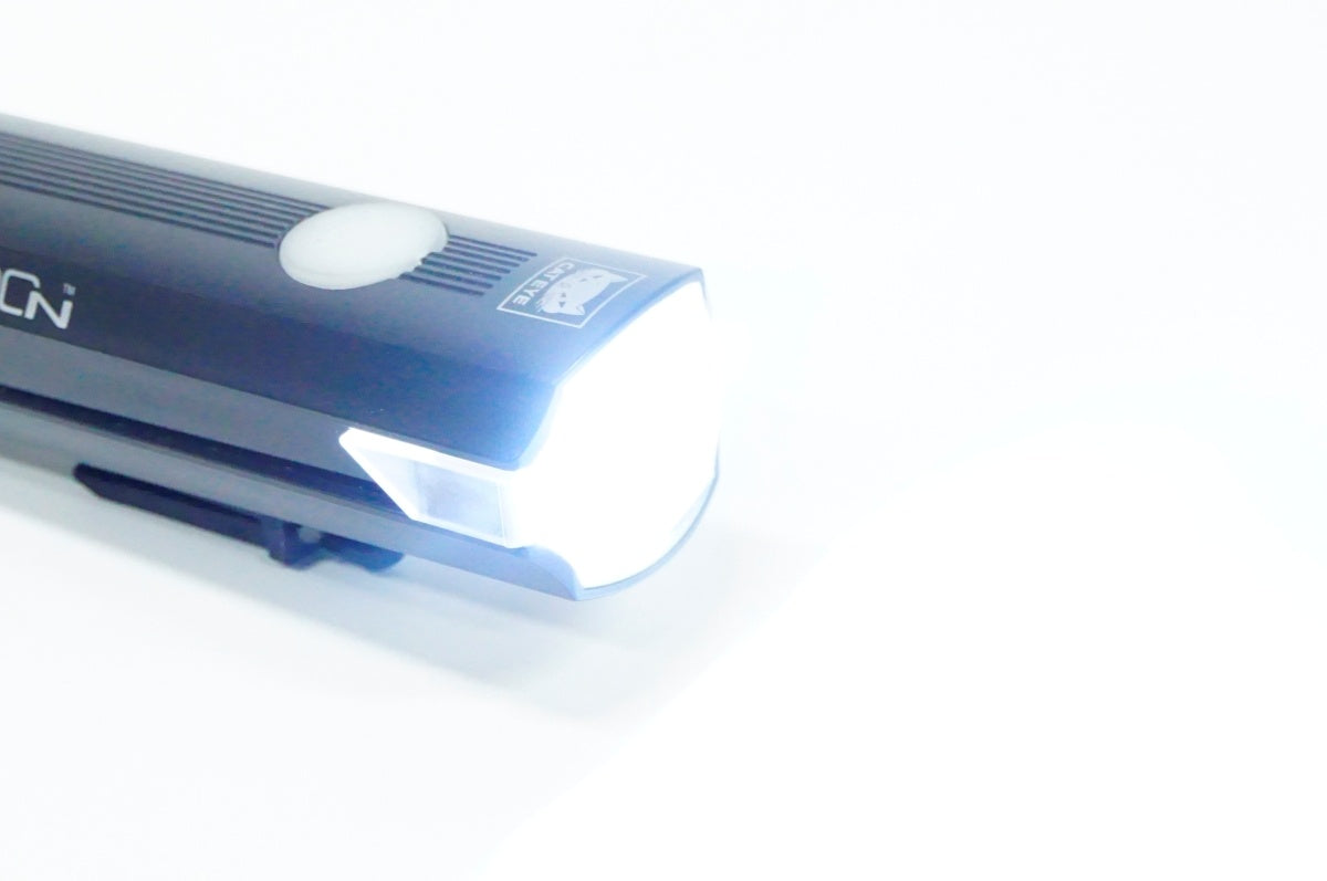 CATEYE 「キャットアイ」 AMPP300N フロントライト / 名古屋大須店