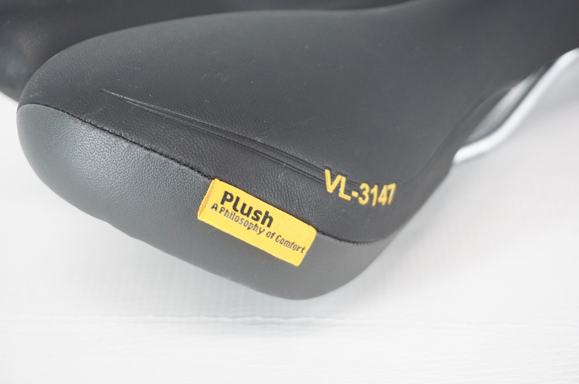 VELO 「ベロ」 サドル / 阪急塚口店