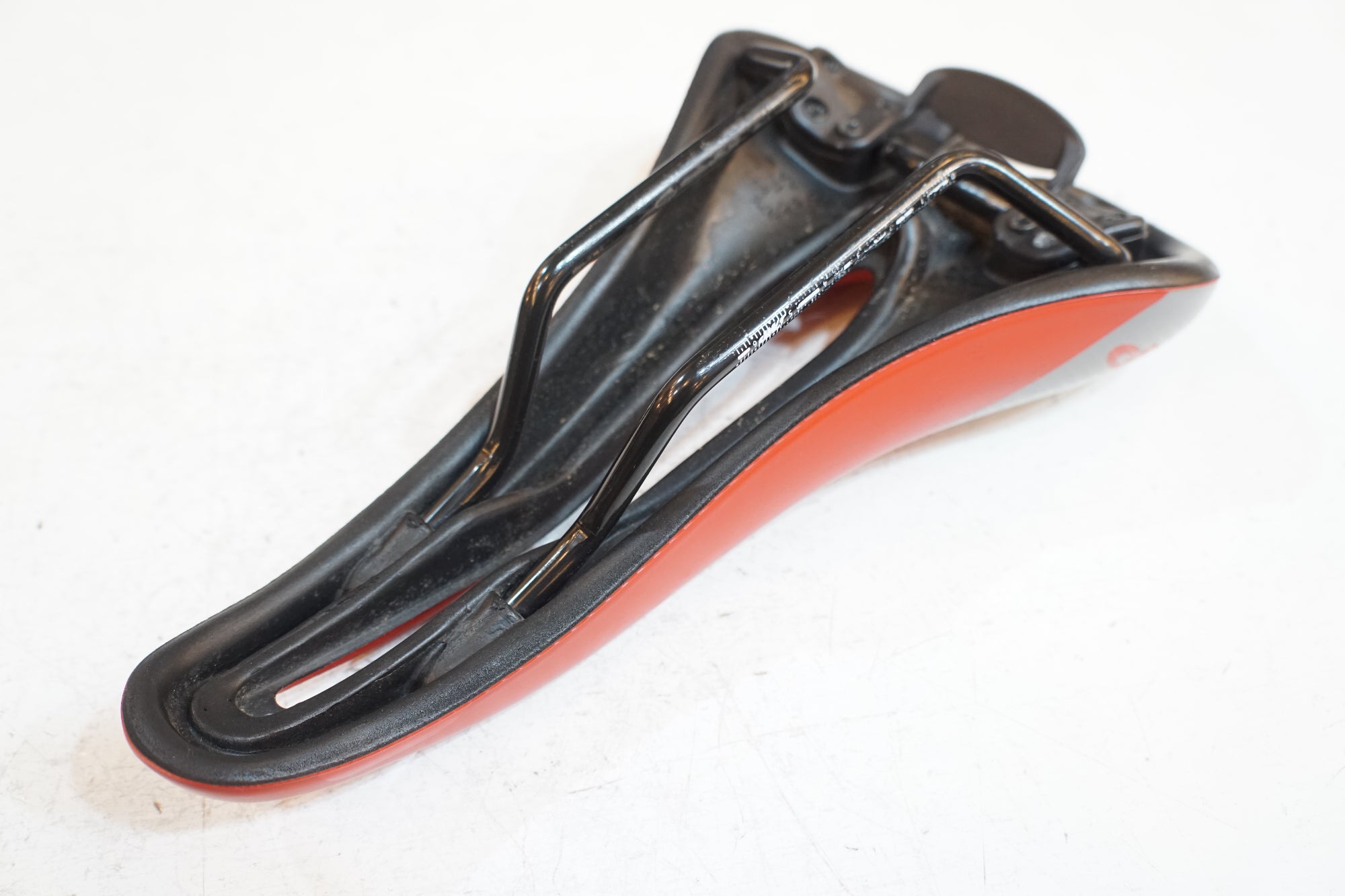 SELLE SMP 「セラ エスエムピー」 EXTRA サドル / バイチャリ浦和ベース