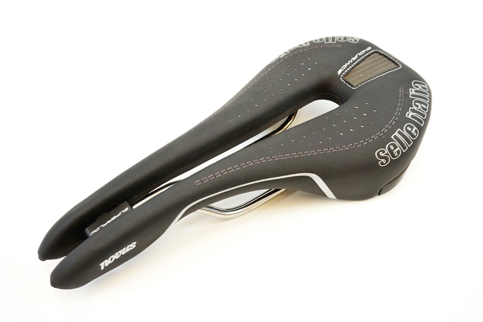 SELLE ITALIA 「セライタリア」 NOVUS SUPERFLOW ENDURANCE S サドル / 有明ガーデン店