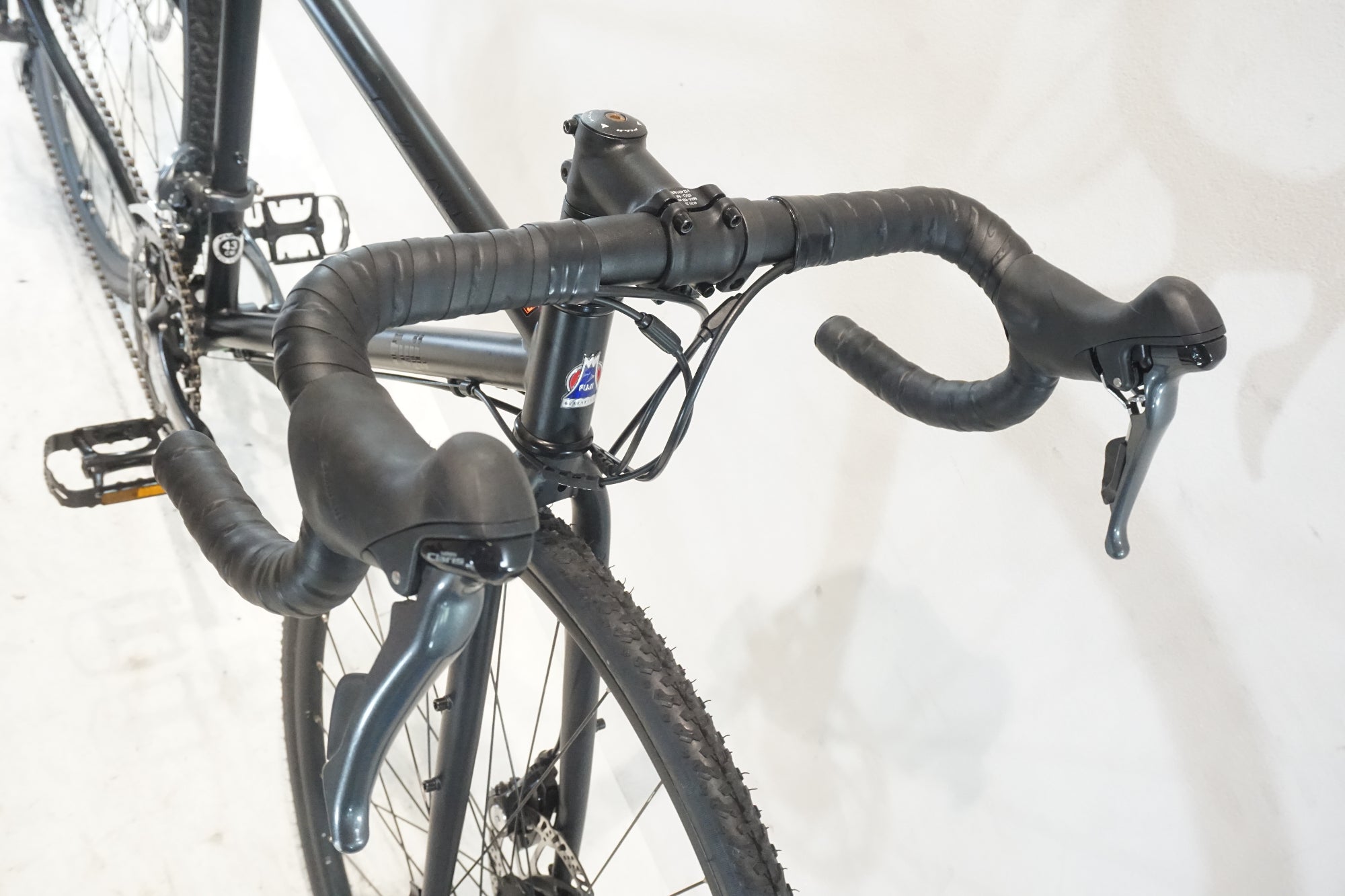 FUJI 「フジ」 FEATHER CX+ 2024年モデル ロードバイク 2024 FUJI (フジ) FEATHER CX+ (フェザーCX プラス) 自転車の