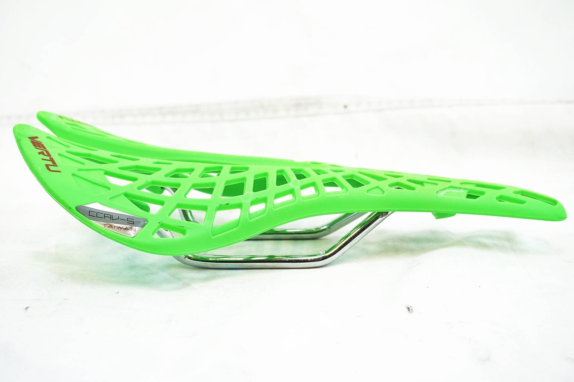 VERTU 「ヴァーチュ」 サドル / 有明ガーデン店