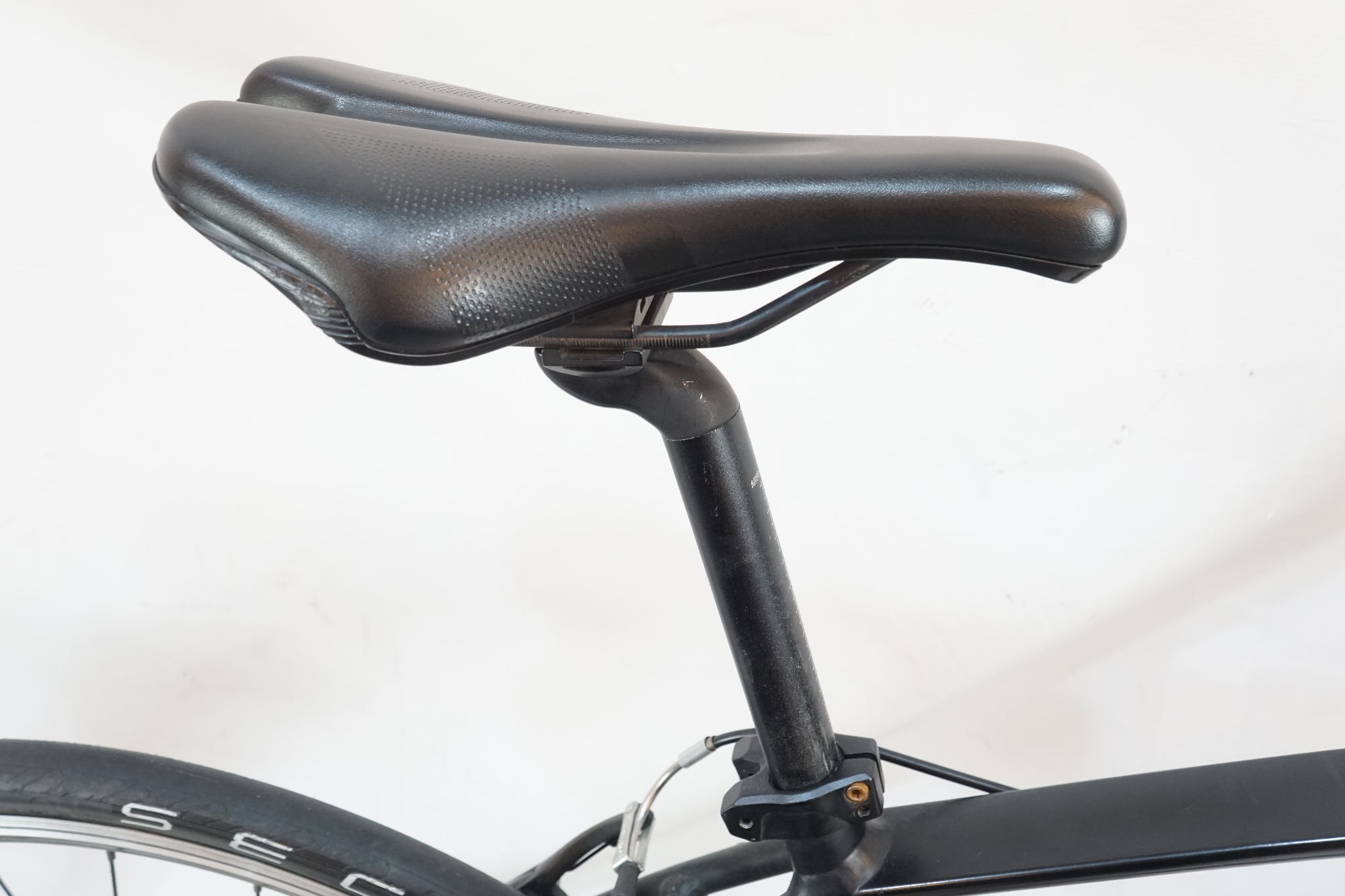 GIANT 「ジャイアント」 ESCAPE RX3 2021年モデル クロスバイク / AKIBA店