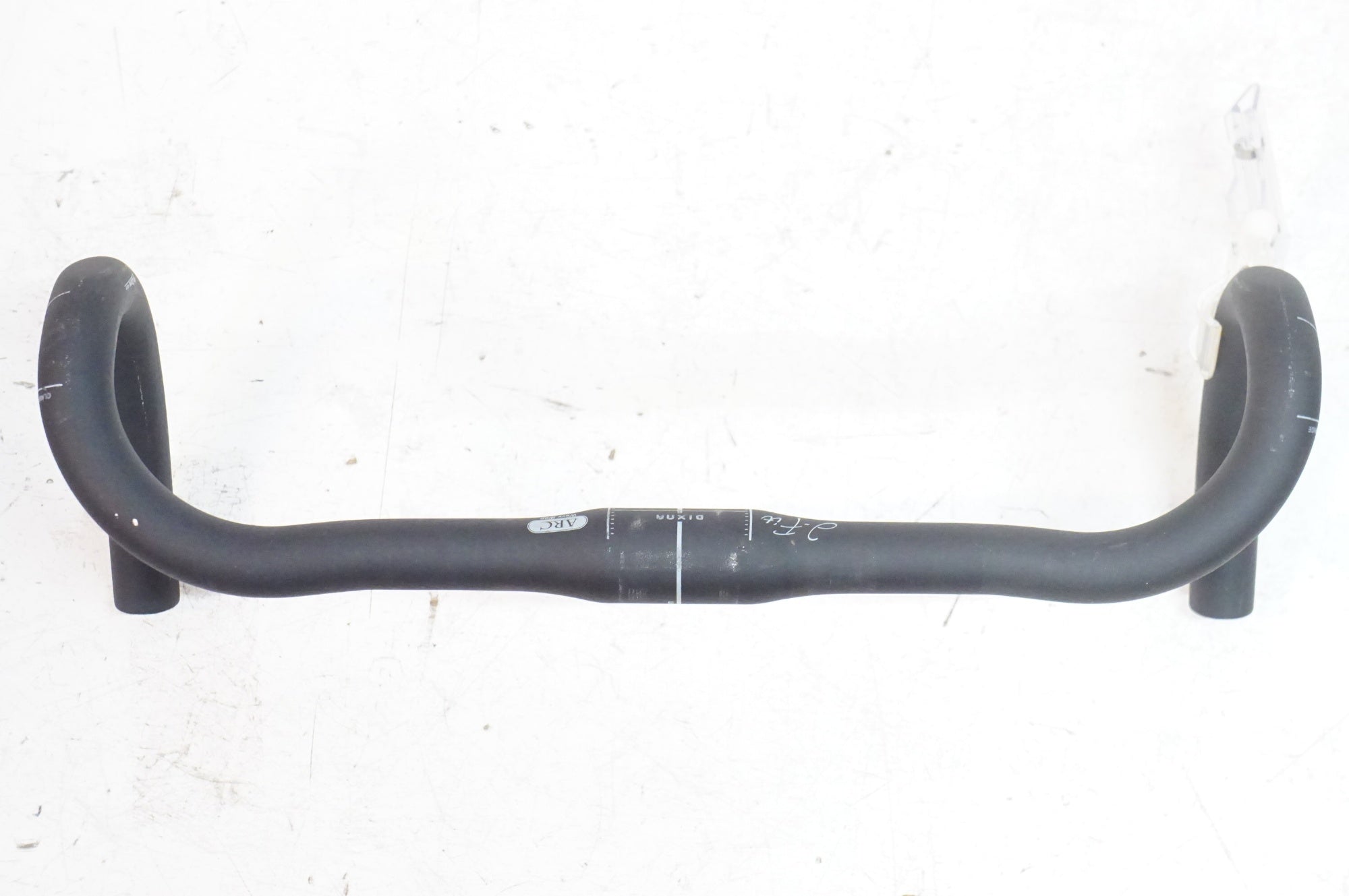 DIXNA 「ディズナ」 J-FIT ARC WAVY DROP φ31.8 400mm ハンドル / 熊谷本店