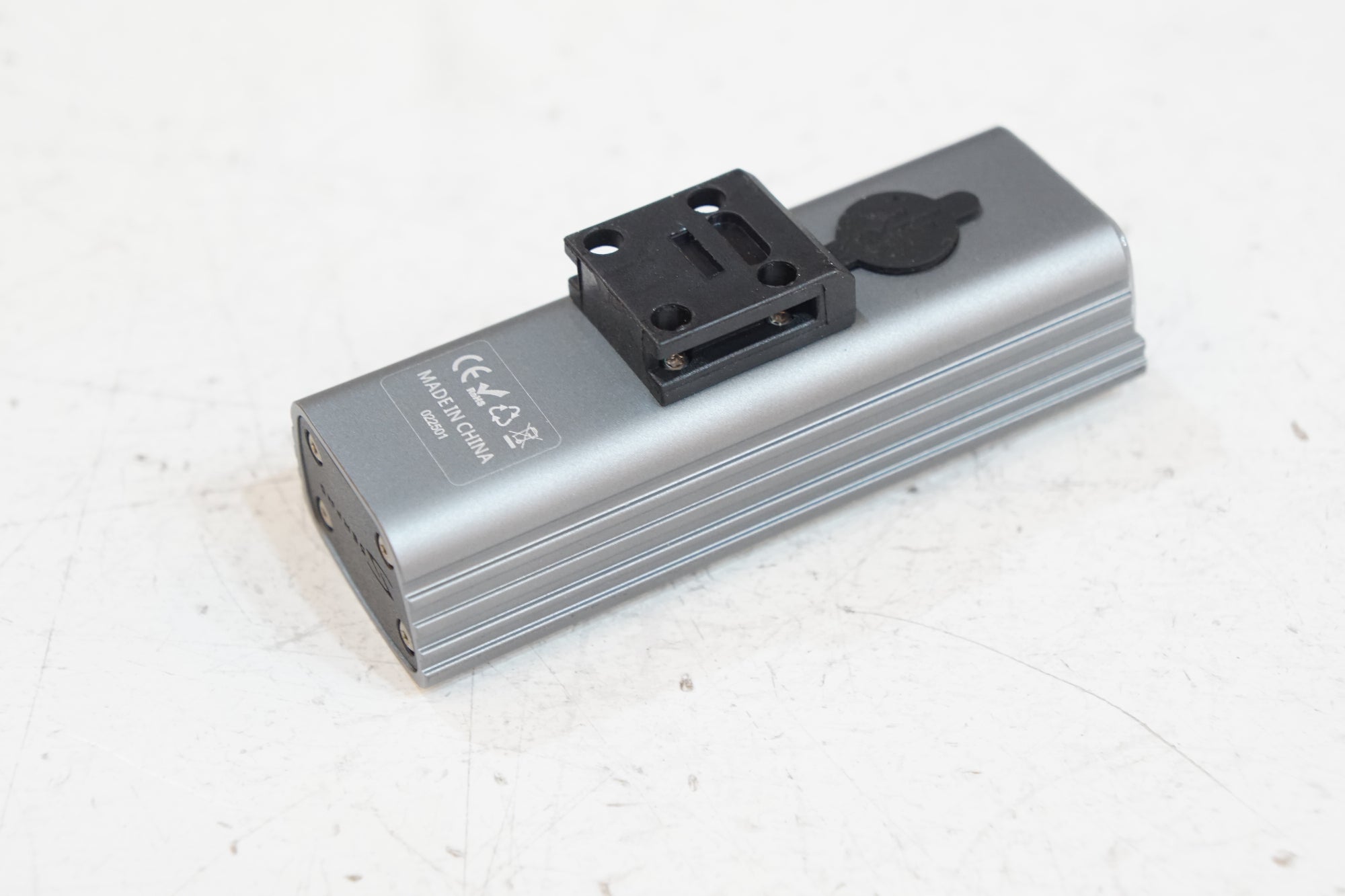 SERFAS 「サーファス」 E-LUME 350 フロントライト / バイチャリ浦和ベース