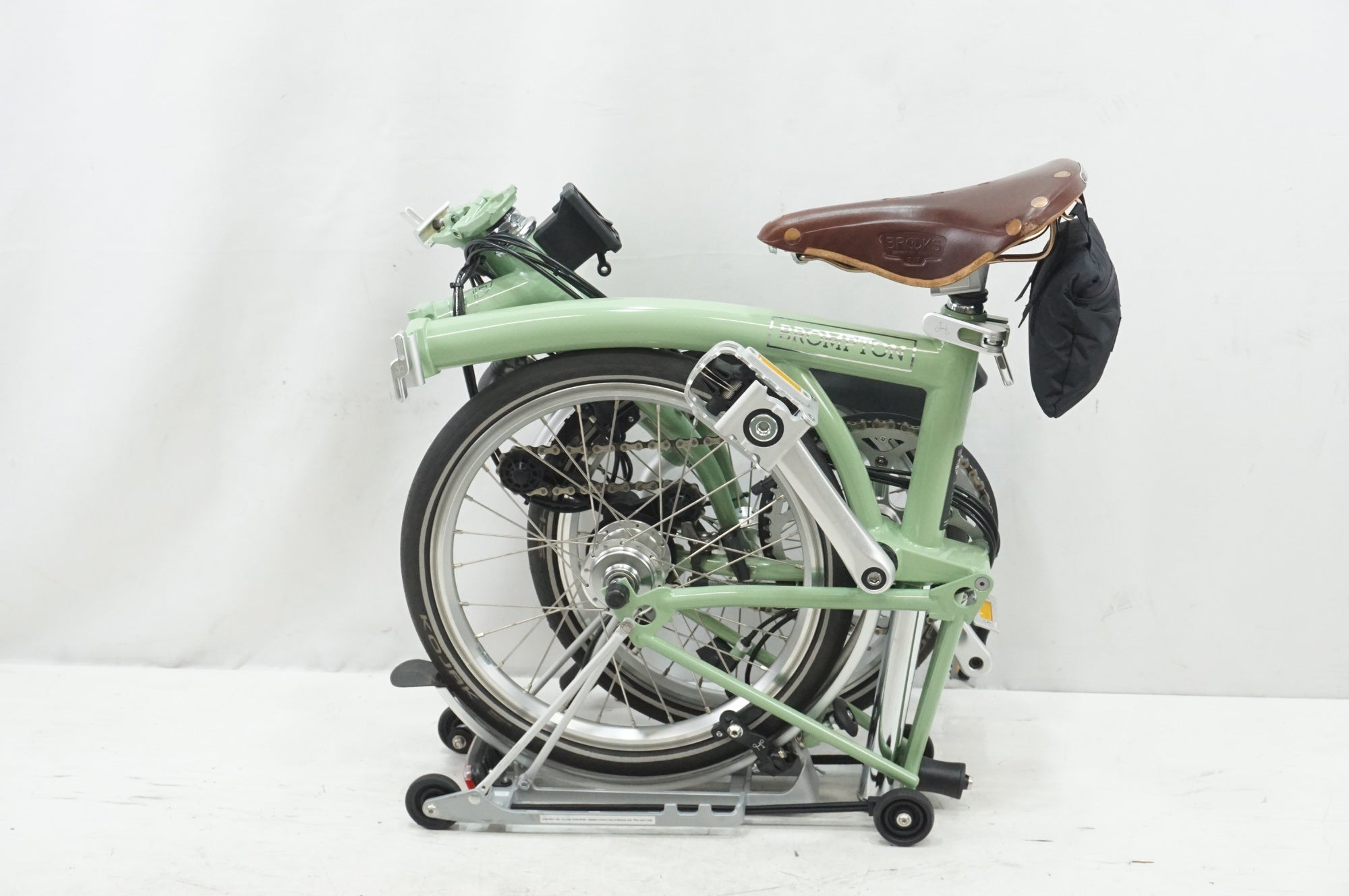BROMPTON 「ブロンプトン」 CLASSIC EDITION INSPIRED BY LONDON 2024年モデル 16インチ 折り畳み自転車 / 大宮店